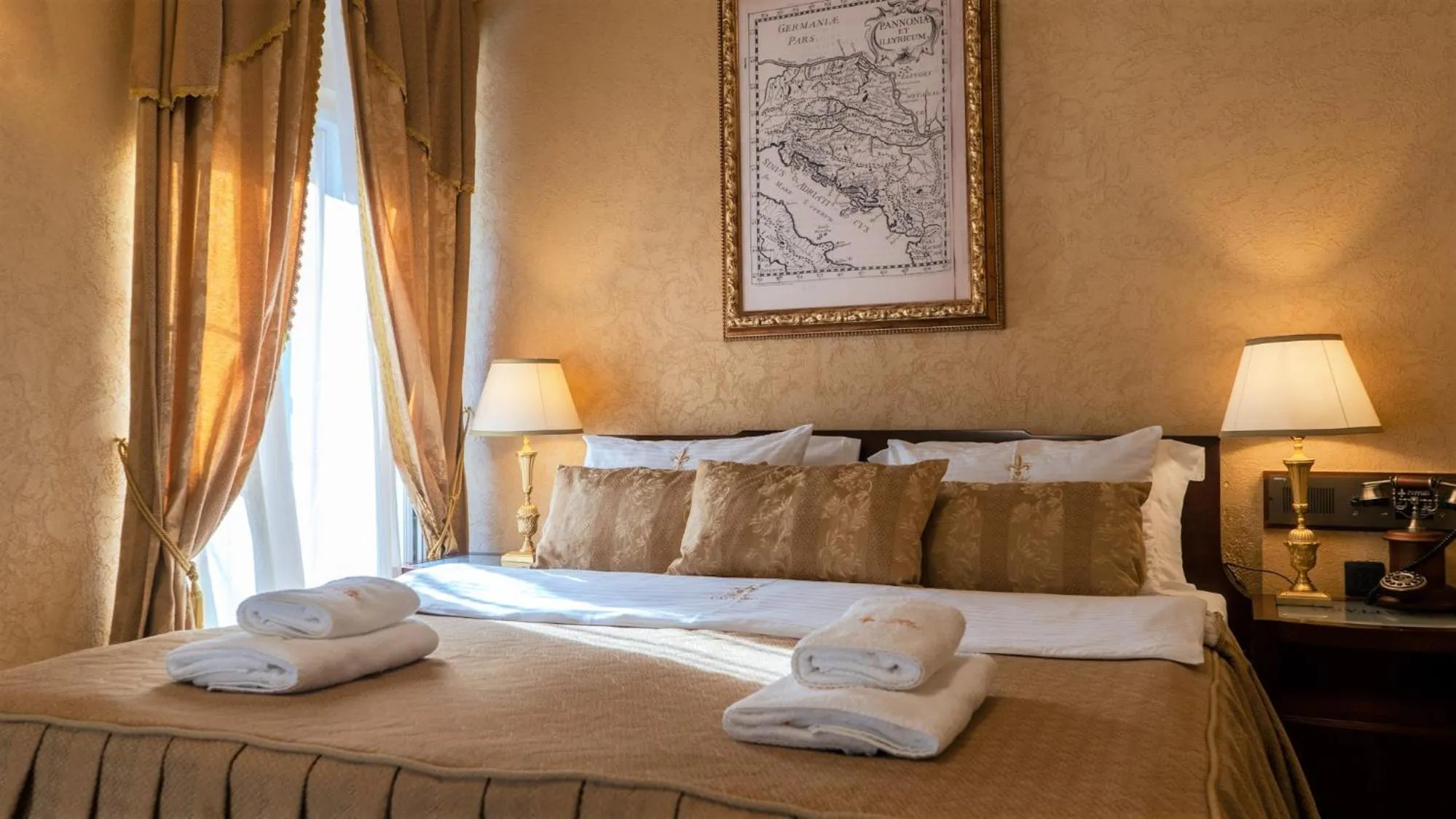 Bed in Historic Boutique Hotel Cattaro