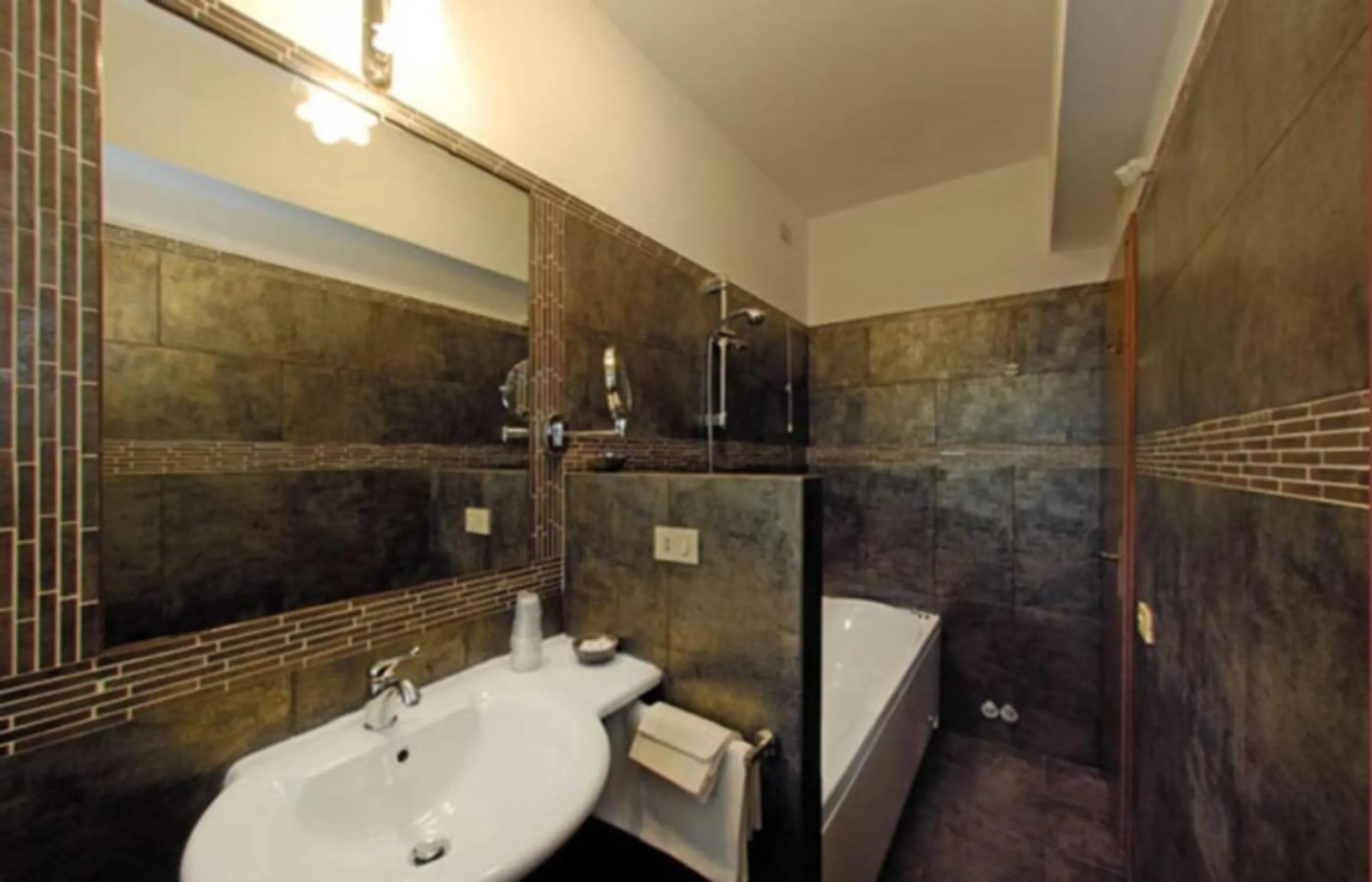 Bathroom in Hotel Il Cavaliere Nero