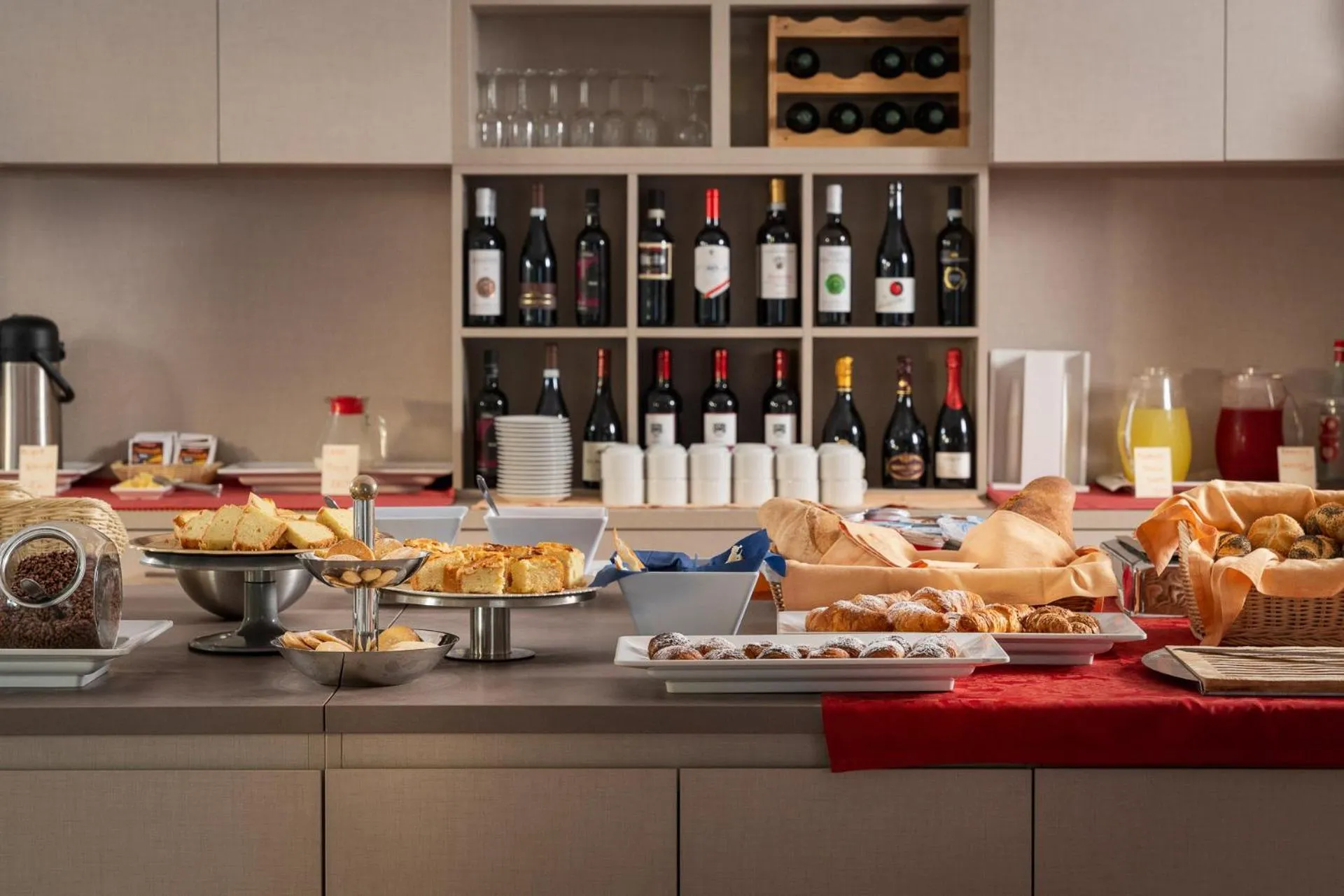 Food and drinks in Hotel Azzurra