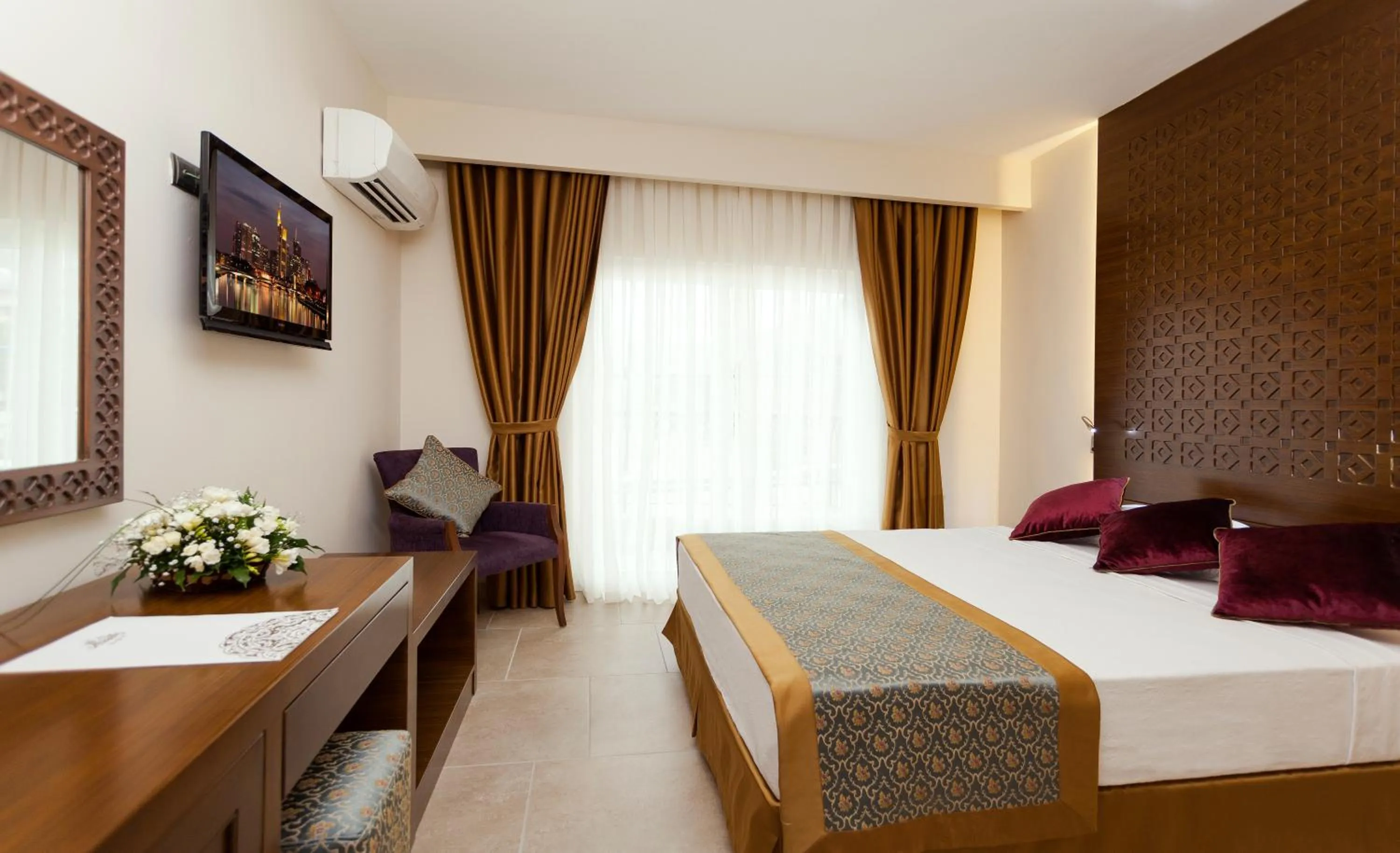 Photo of the whole room, Bed in Alaaddin Beach Hotel - Adult Only