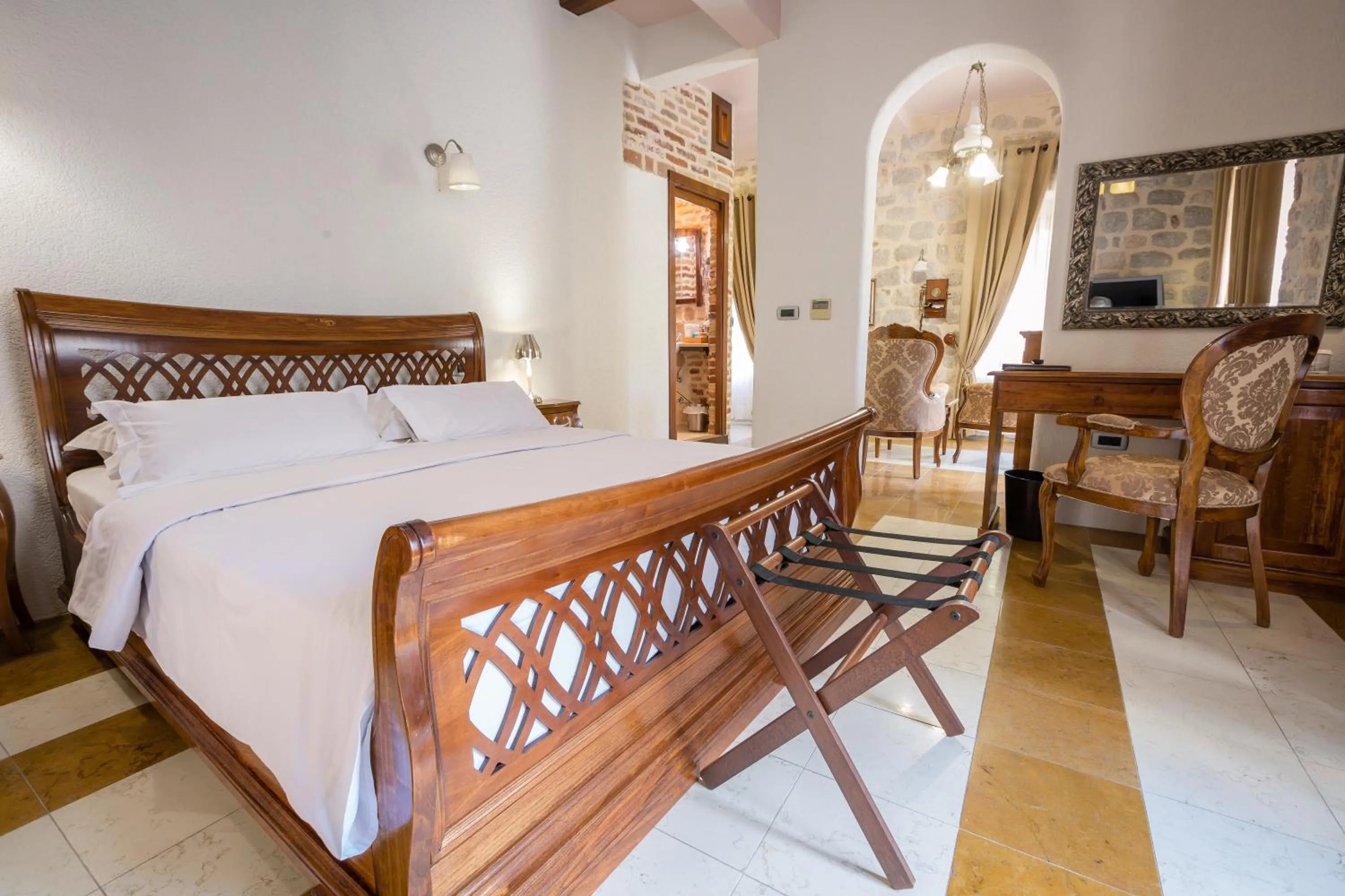 Photo of the whole room, Bed in Hotel Villa Duomo