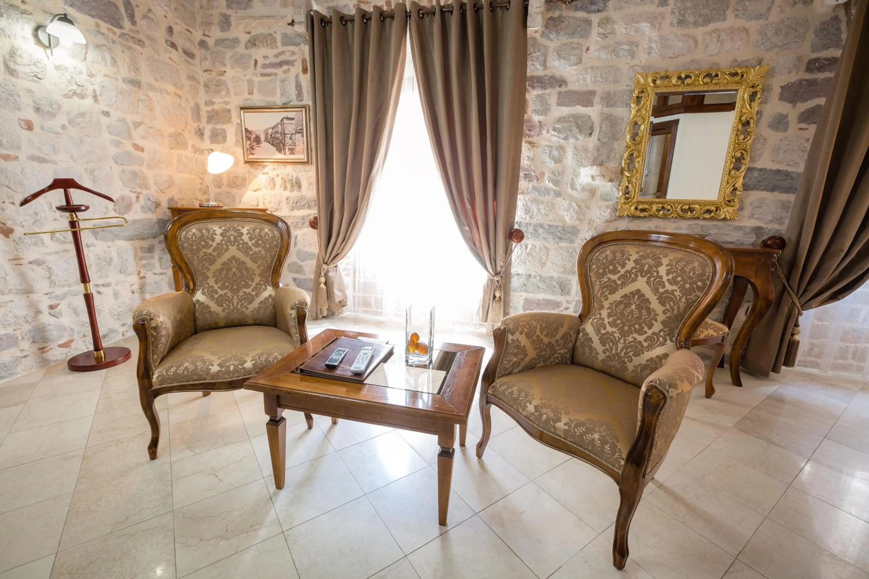 Seating area in Hotel Villa Duomo