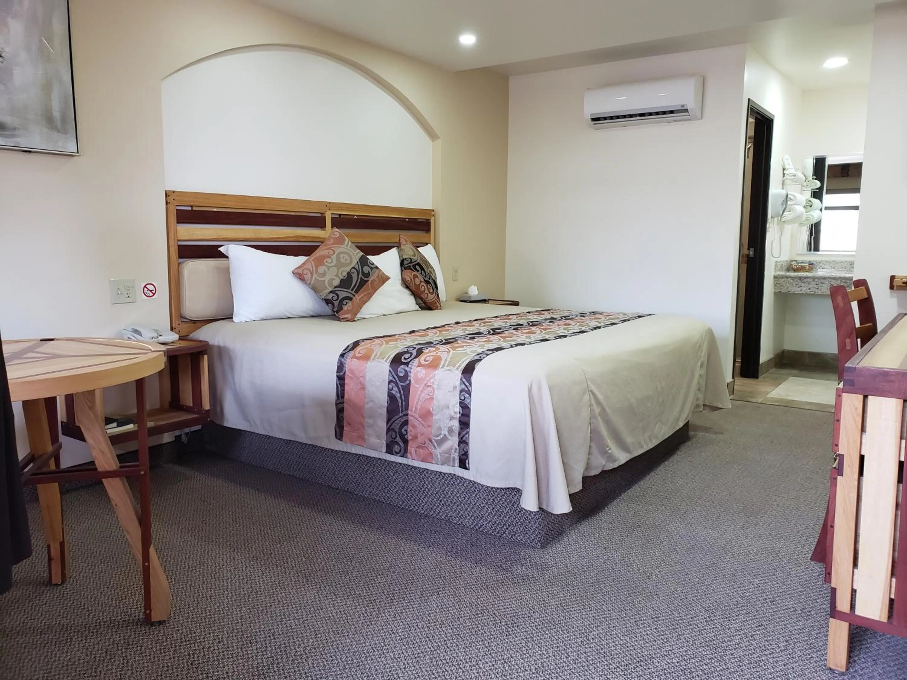 Photo of the whole room, Bed in La Villa de Zaragoza