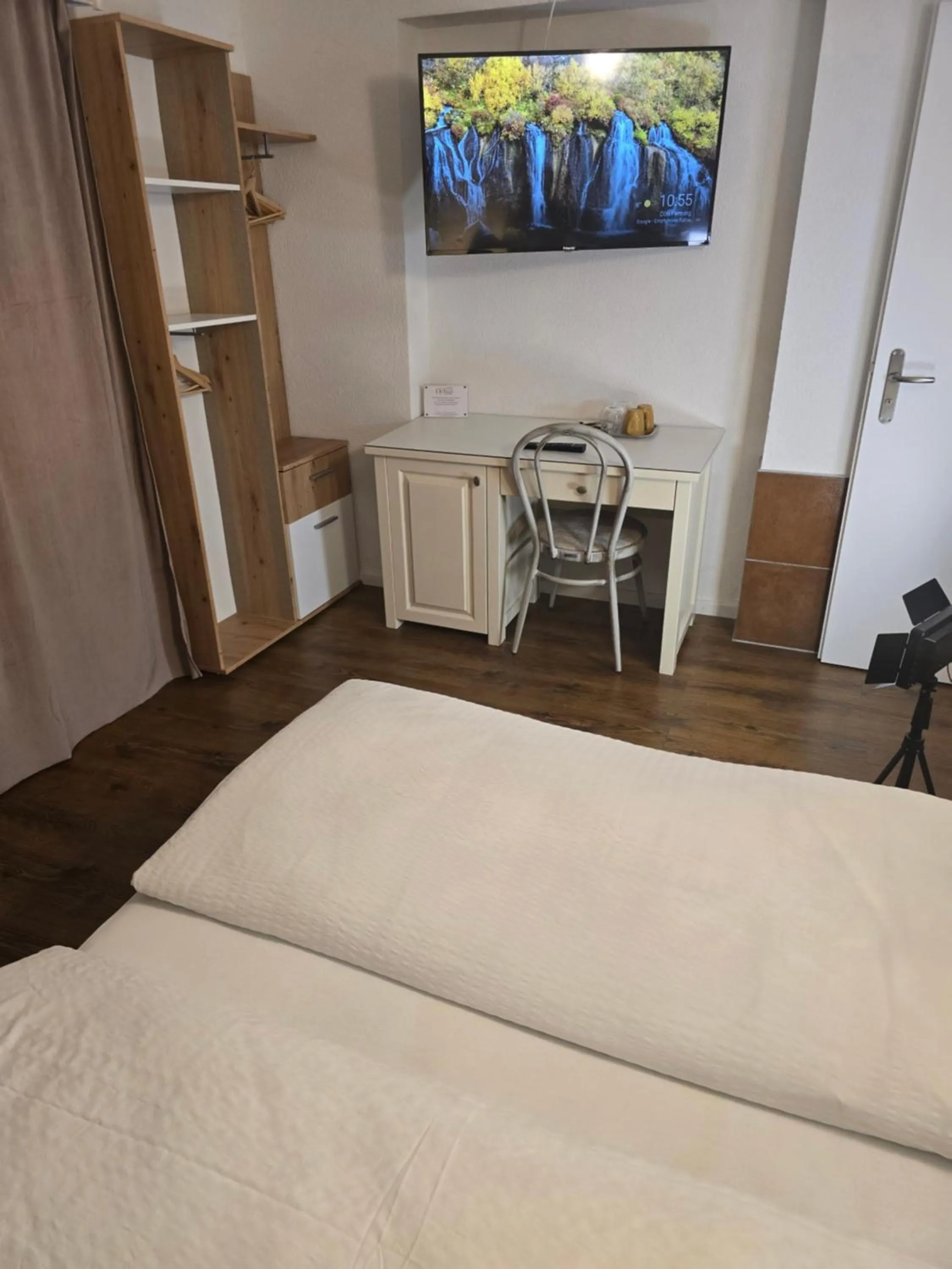 Photo of the whole room, Bed in Esos Hotel Quelle