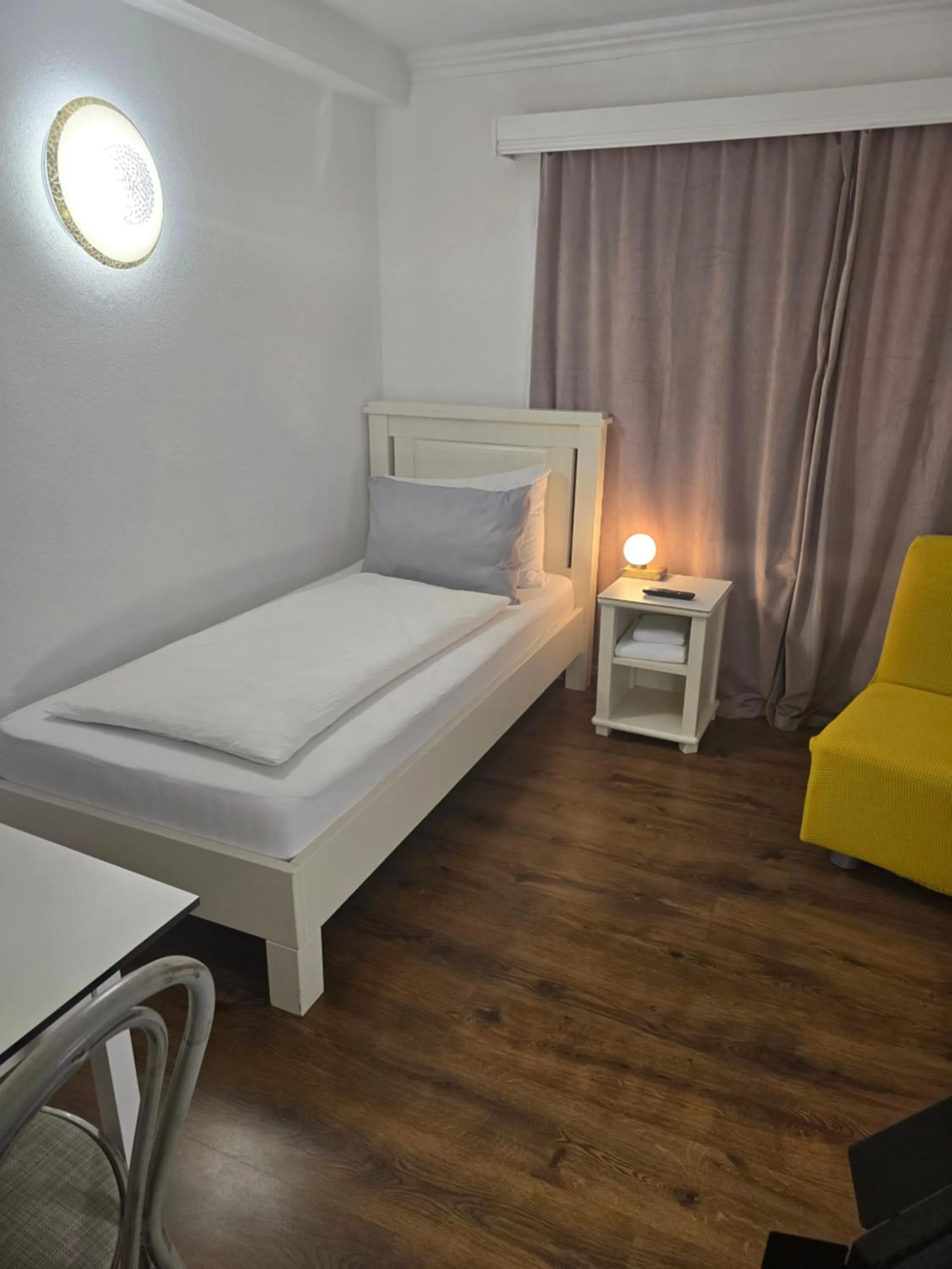 Bed in Esos Hotel Quelle