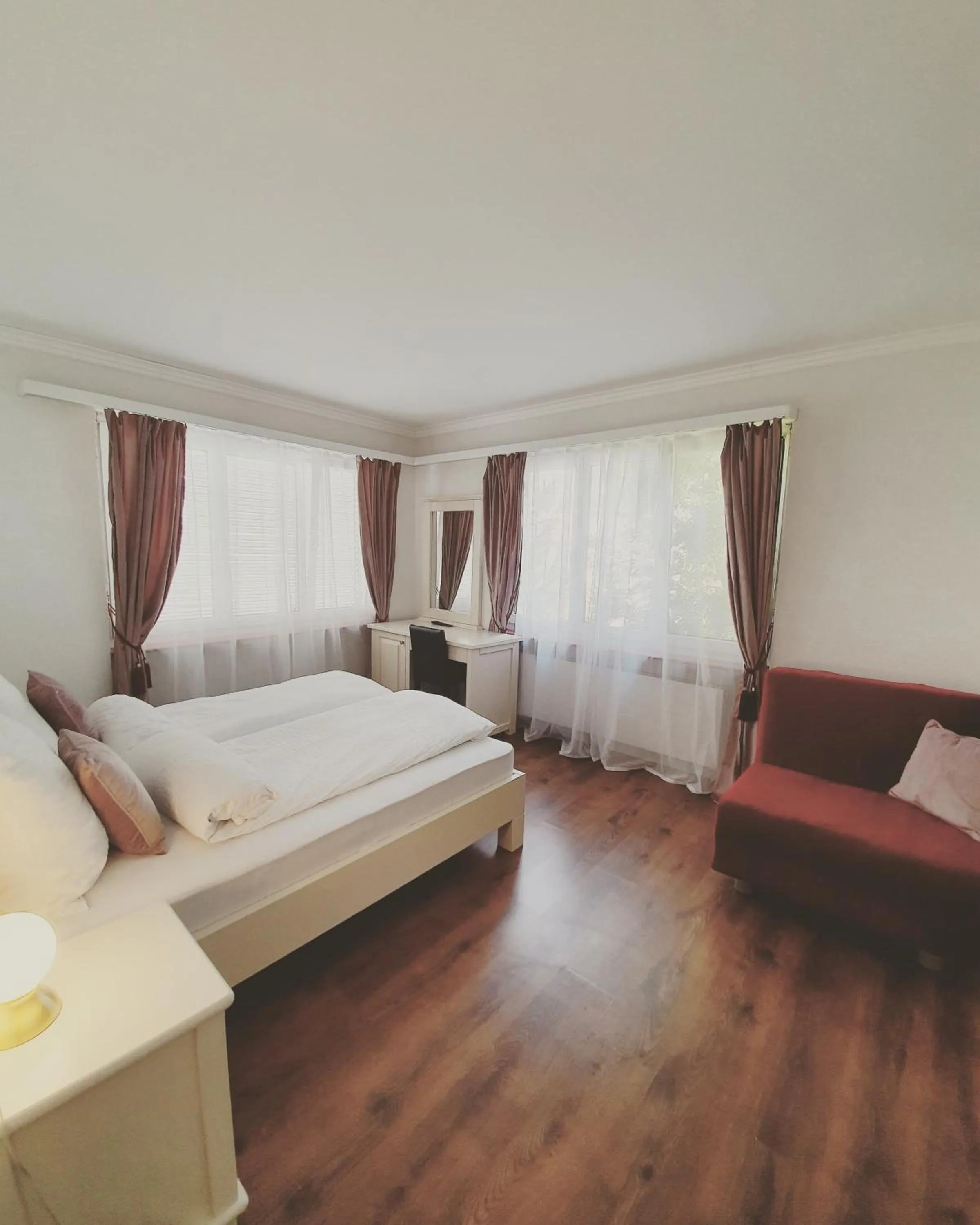 Living room, Bed in Esos Hotel Quelle