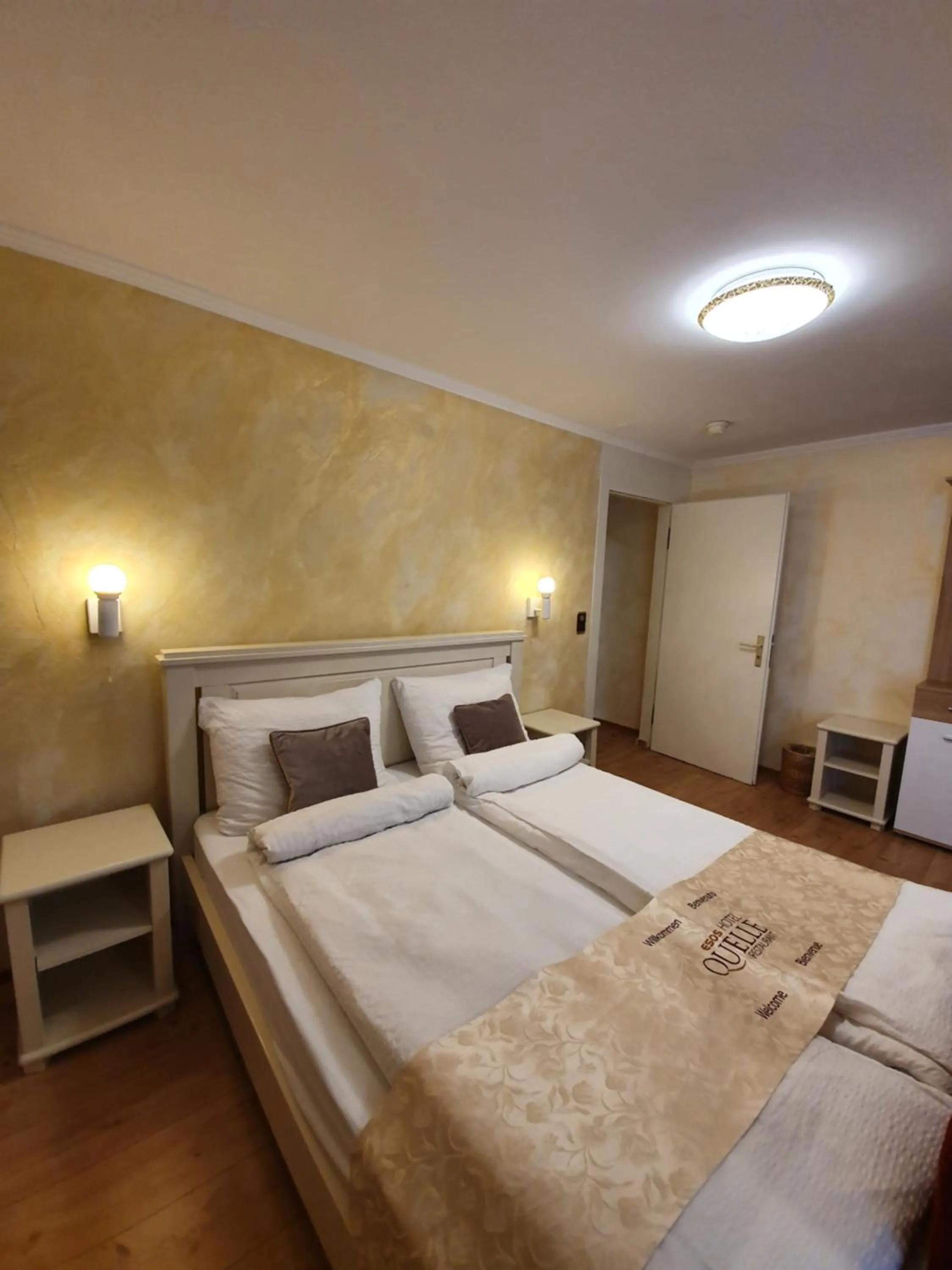 Bed in Esos Hotel Quelle