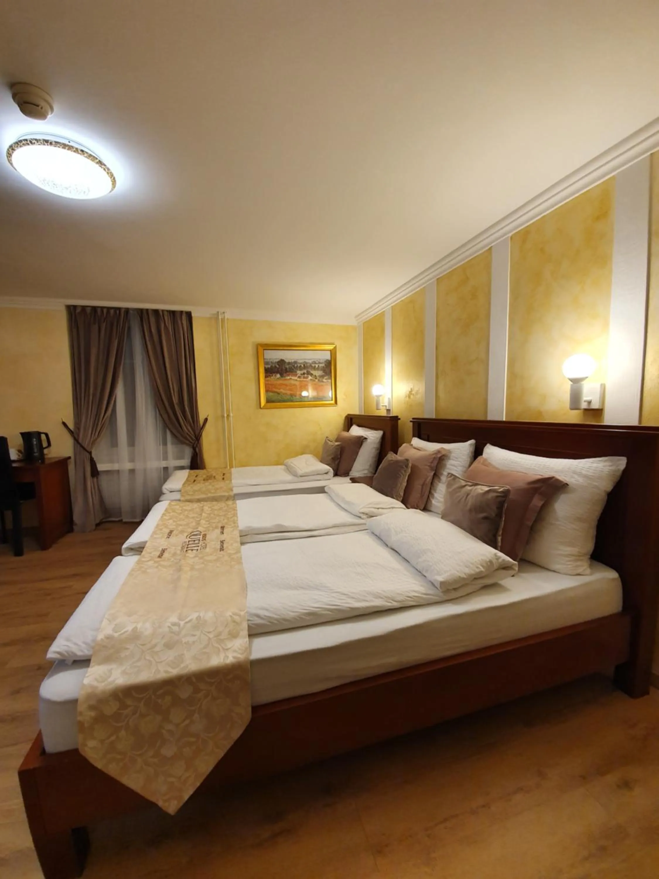 Photo of the whole room, Bed in Esos Hotel Quelle