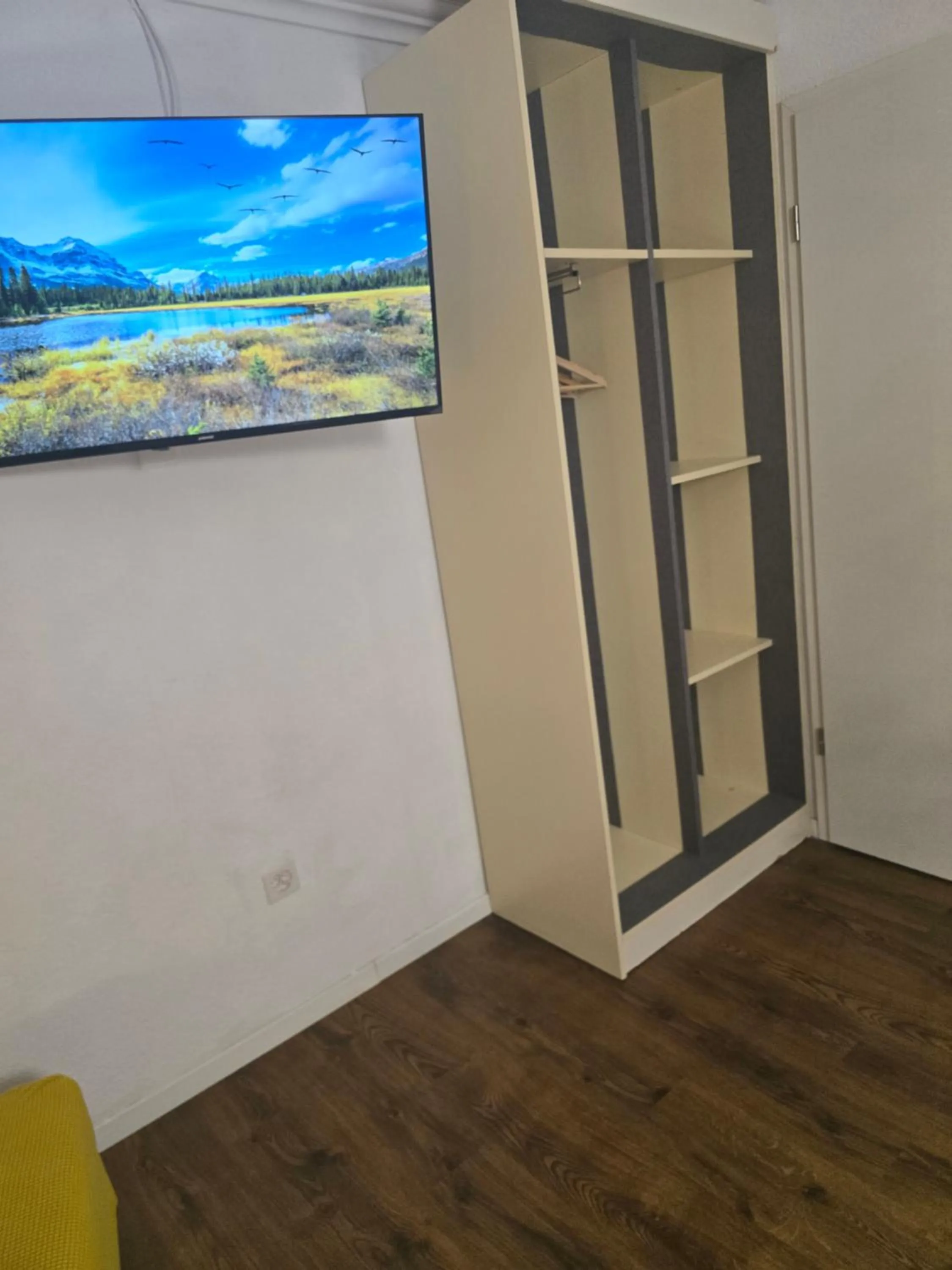 wardrobe in Esos Hotel Quelle