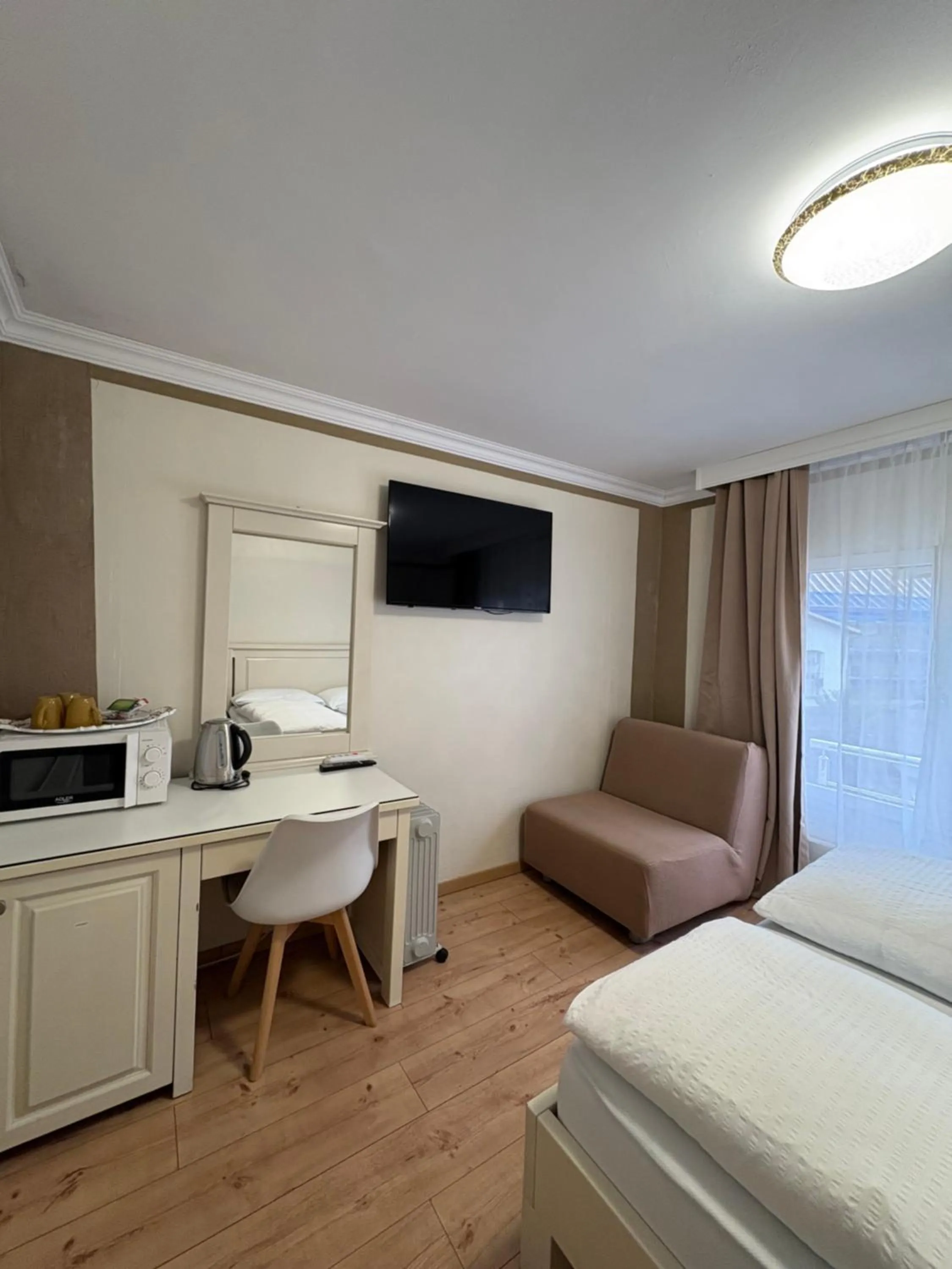 Property building, Bed in Esos Hotel Quelle