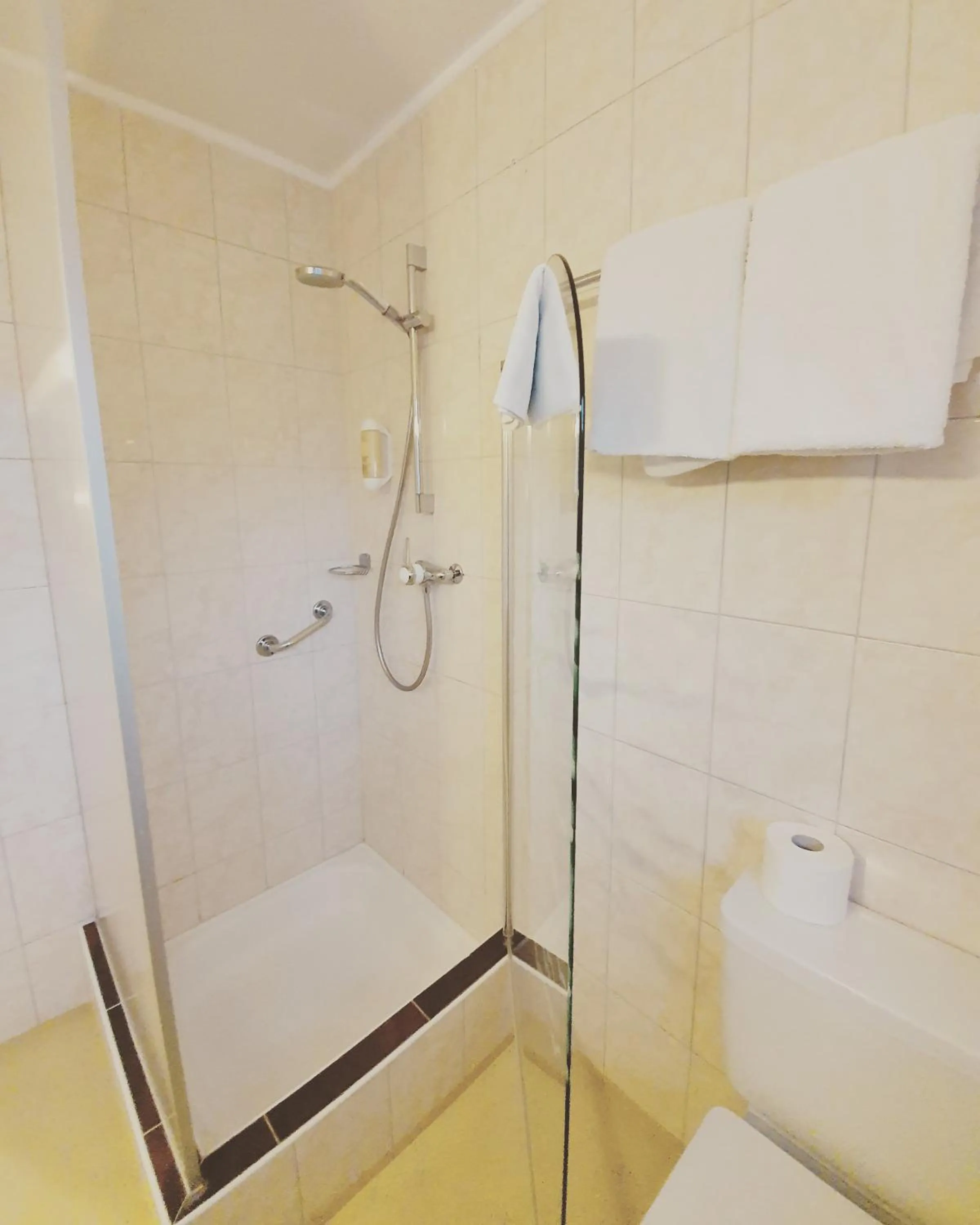 Bathroom in Esos Hotel Quelle