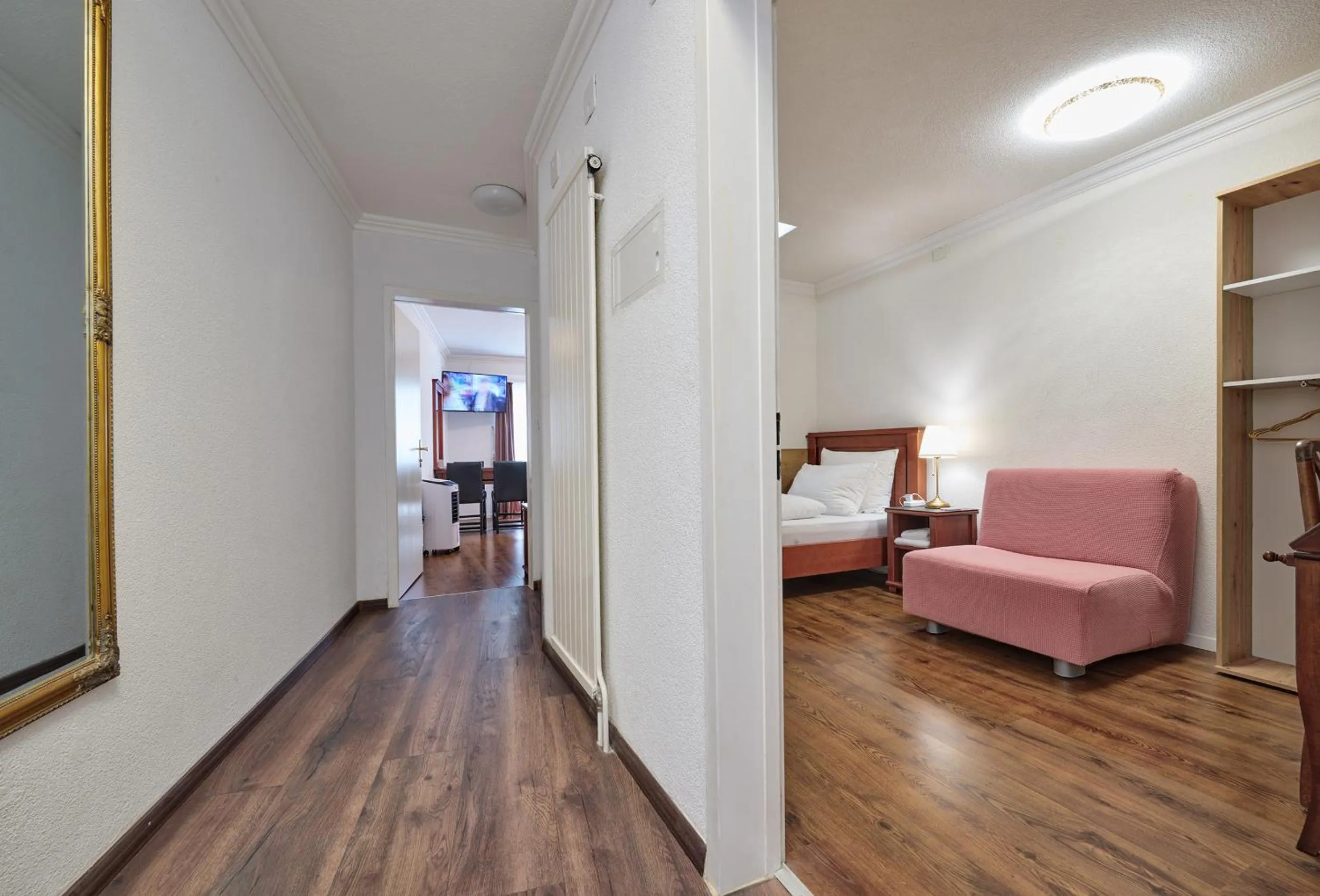 Photo of the whole room, Bed in Esos Hotel Quelle