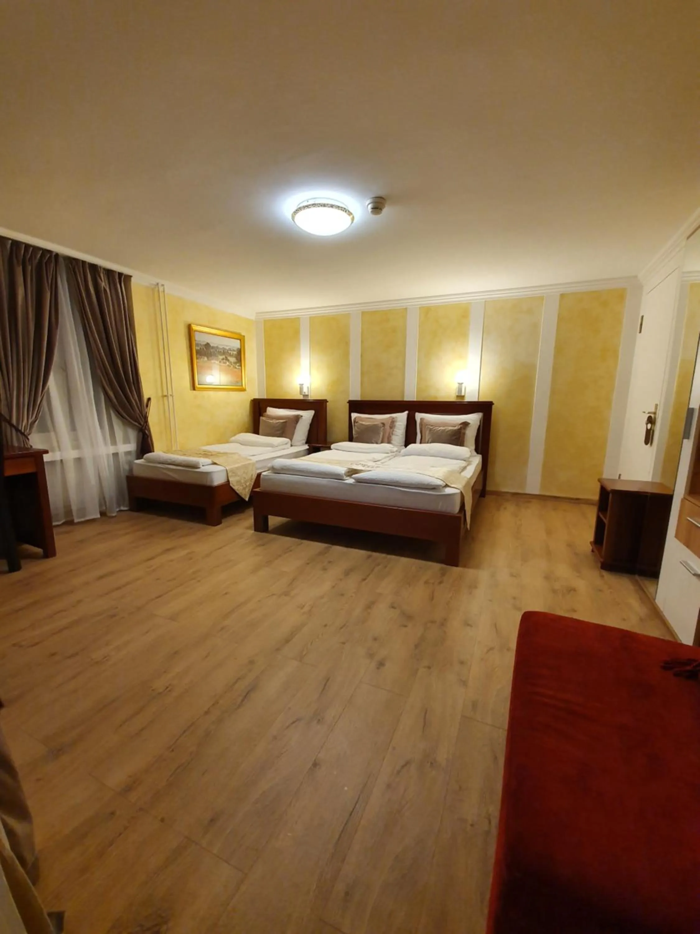 Photo of the whole room, Bed in Esos Hotel Quelle
