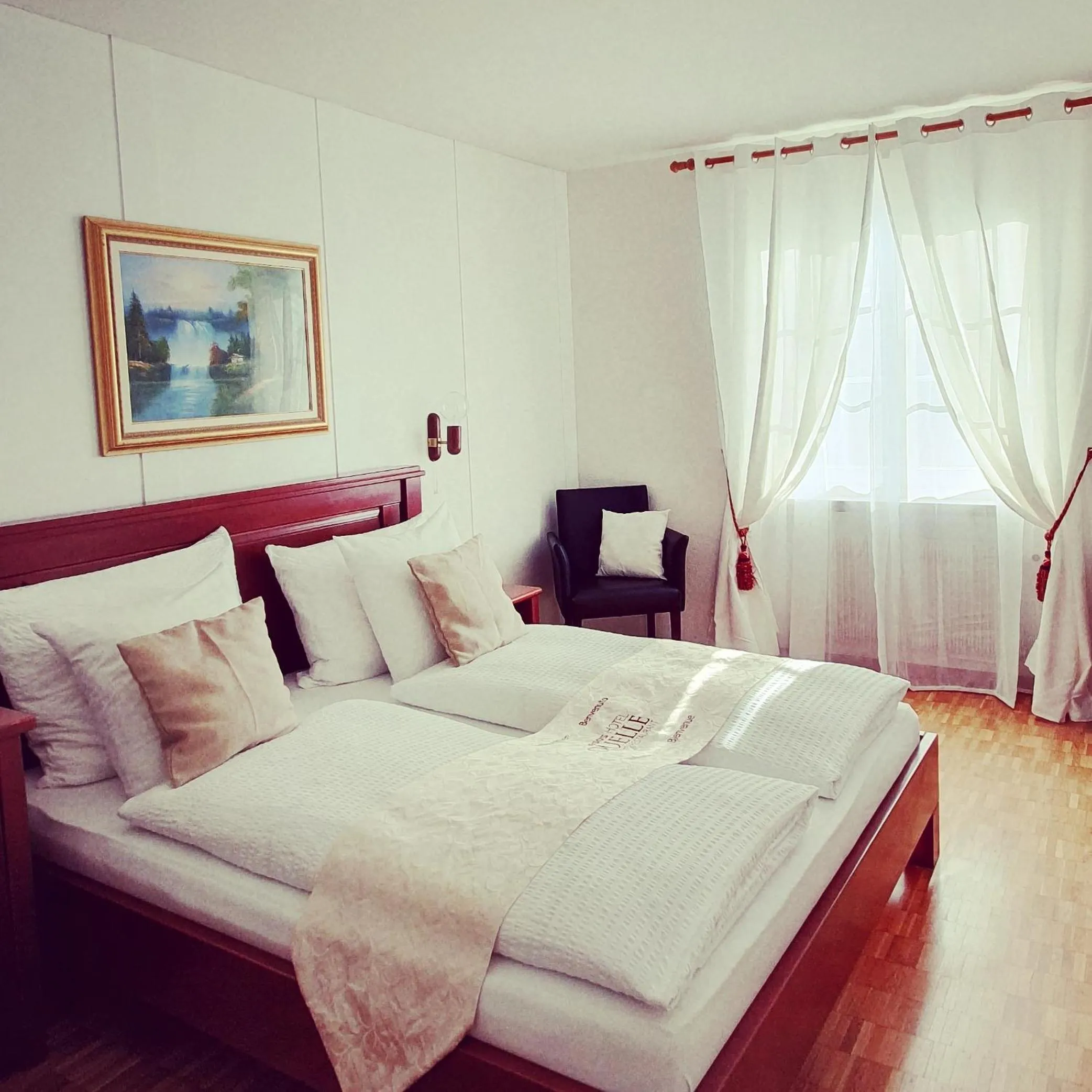 Bed in Esos Hotel Quelle