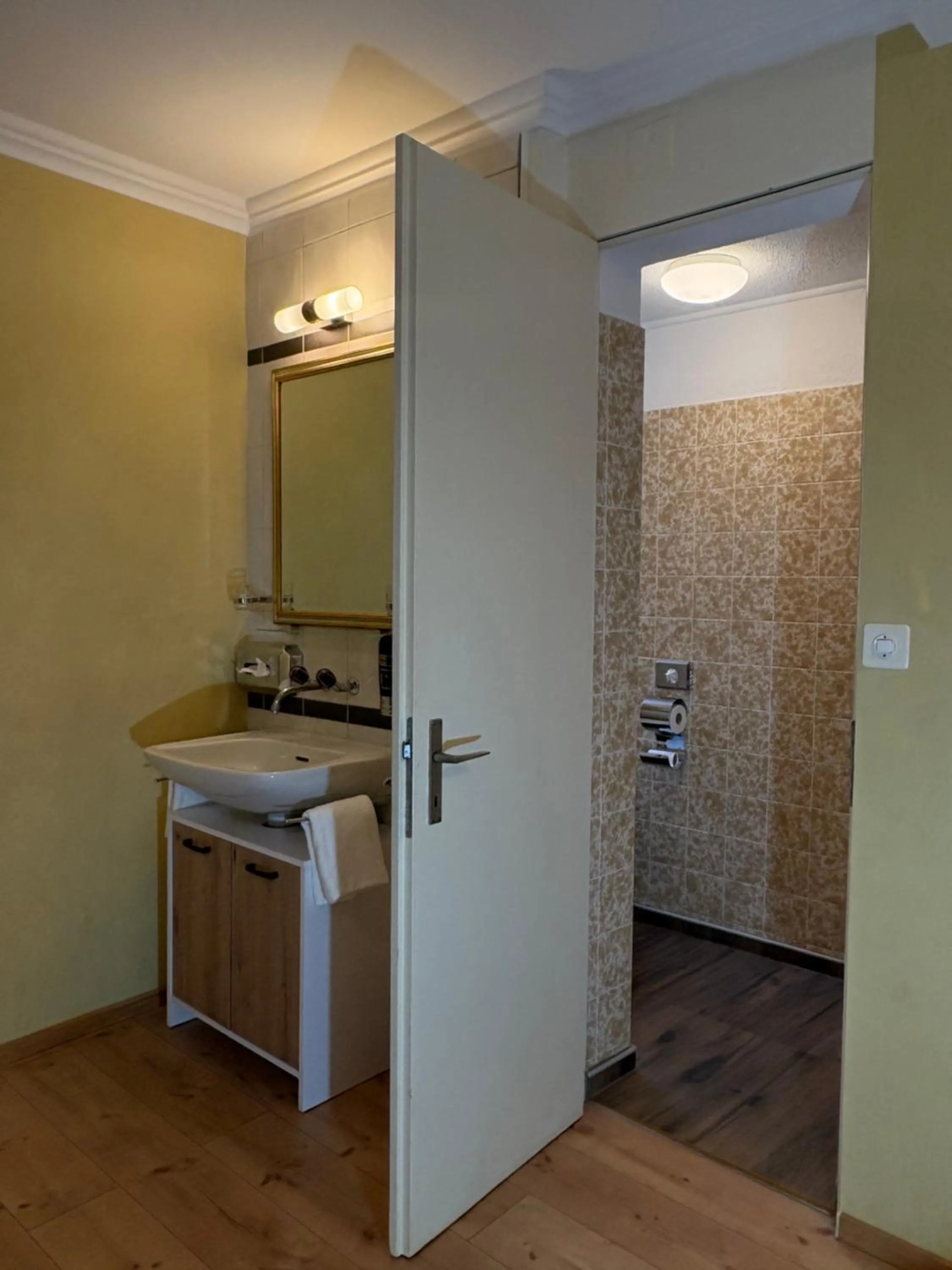 Bathroom in Esos Hotel Quelle