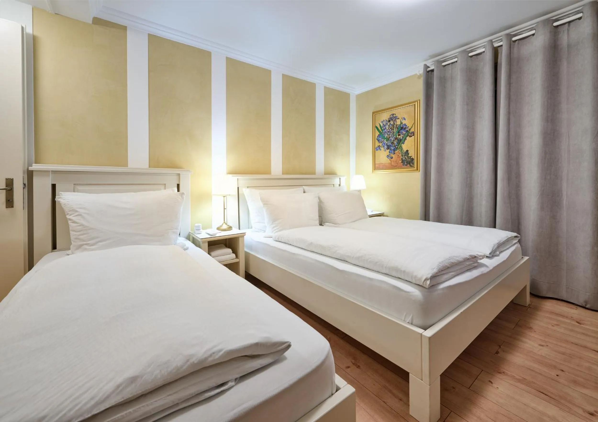 Bed in Esos Hotel Quelle