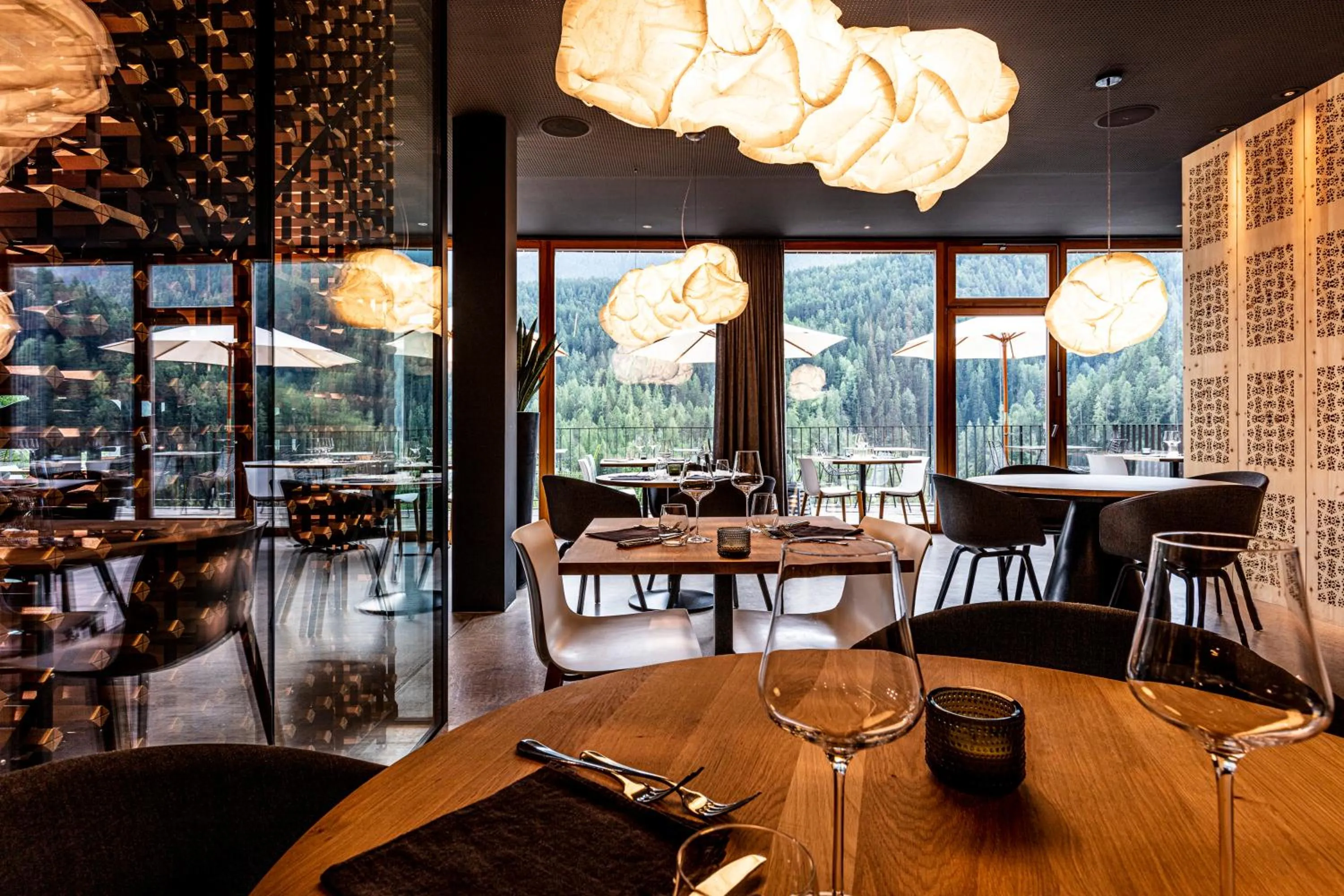 Restaurant/places to eat in Hotel Arnica Scuol - Adults Only