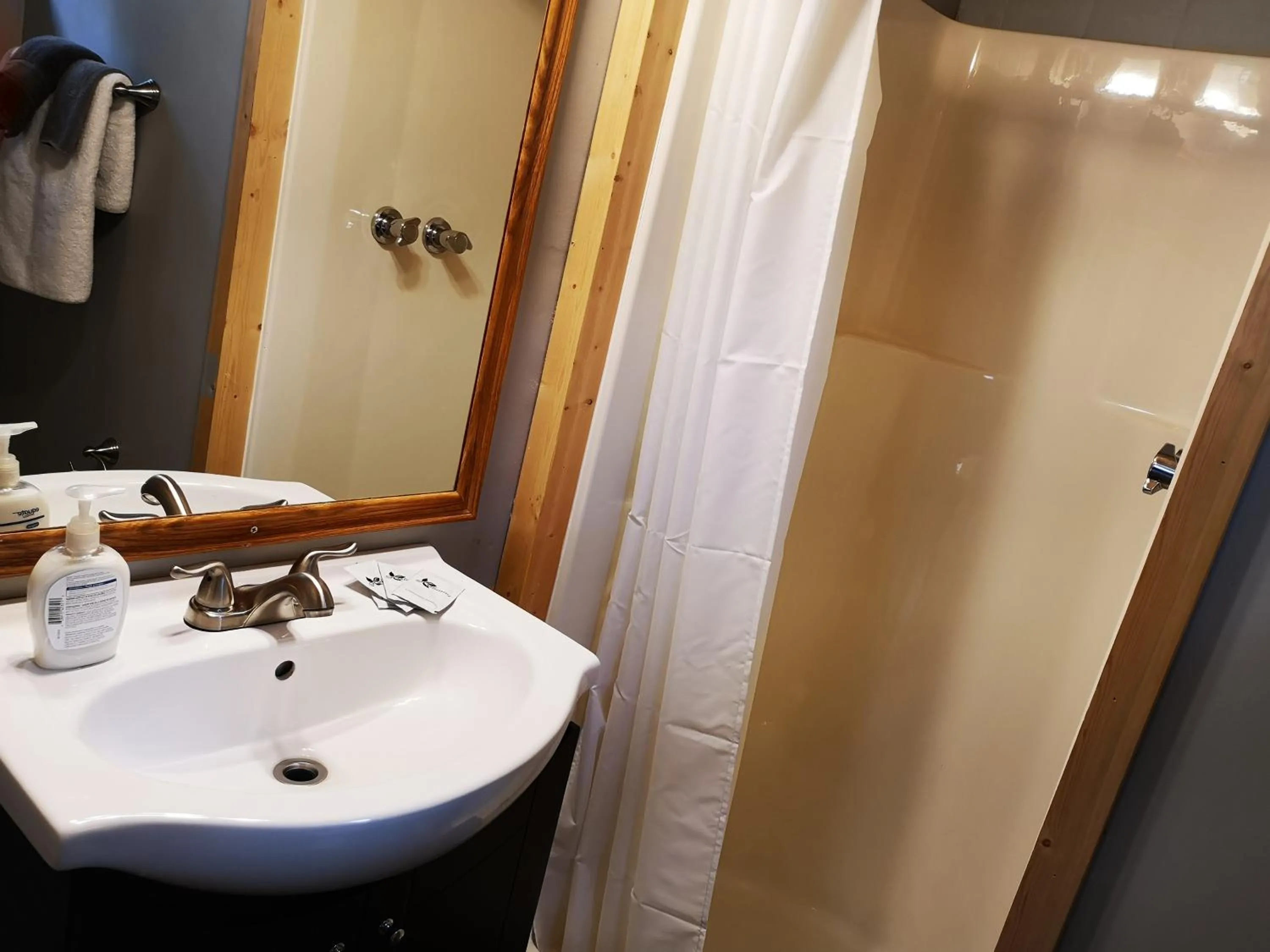 Bathroom in Overlook Inn & Cabins