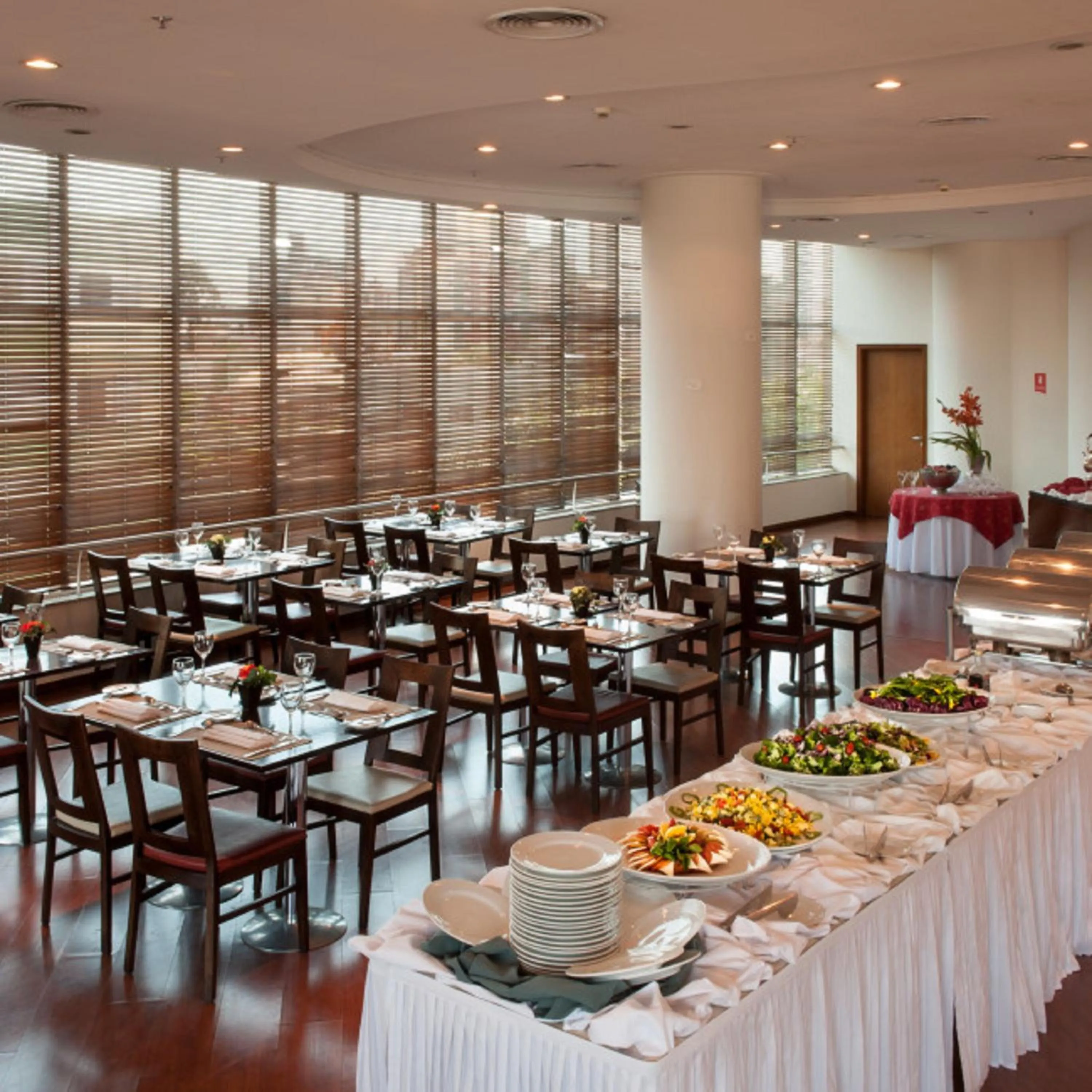 Restaurant/places to eat in Bourbon Convention Hotel Joinville