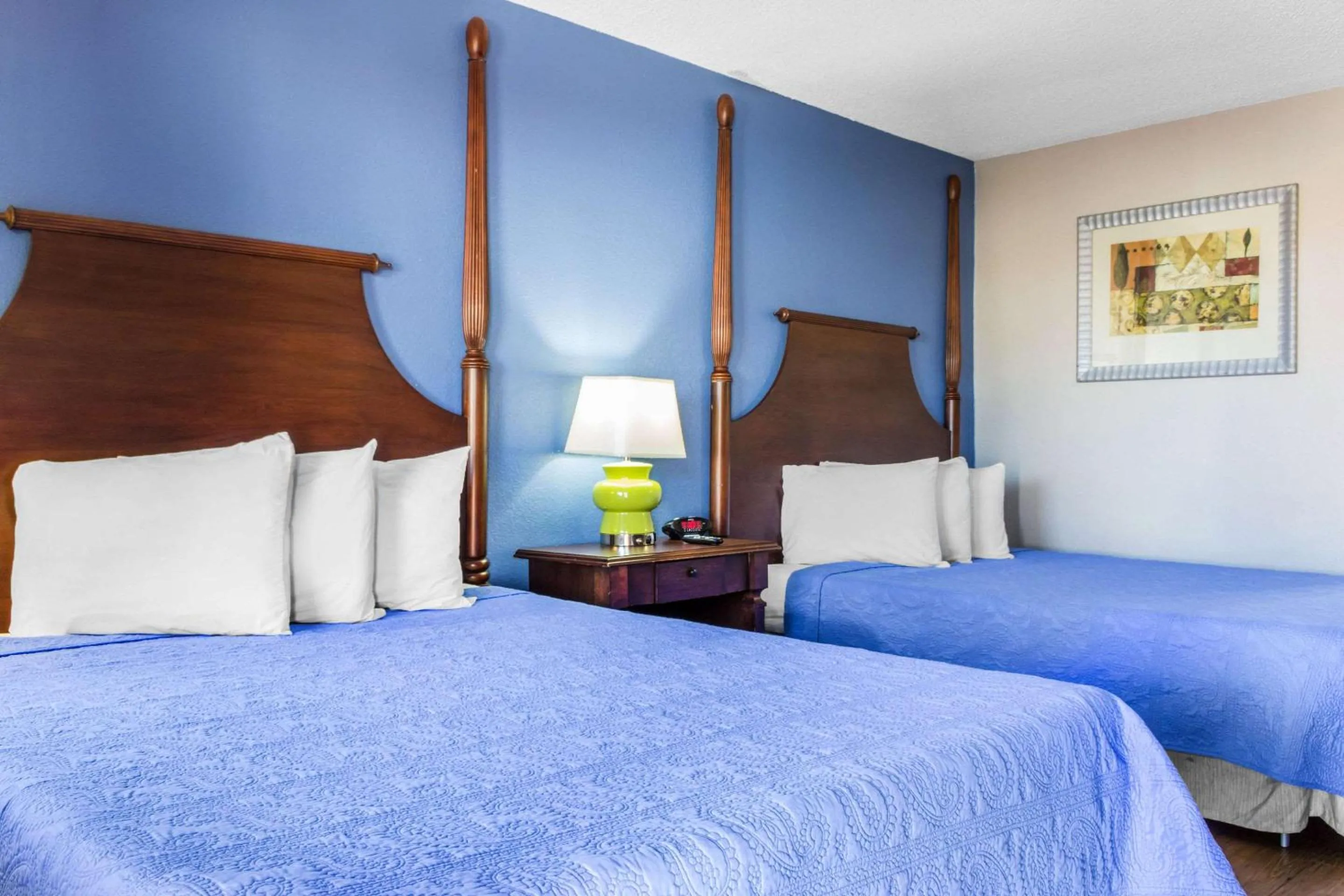 Bedroom, Bed in Rodeway Inn near Ft Huachuca