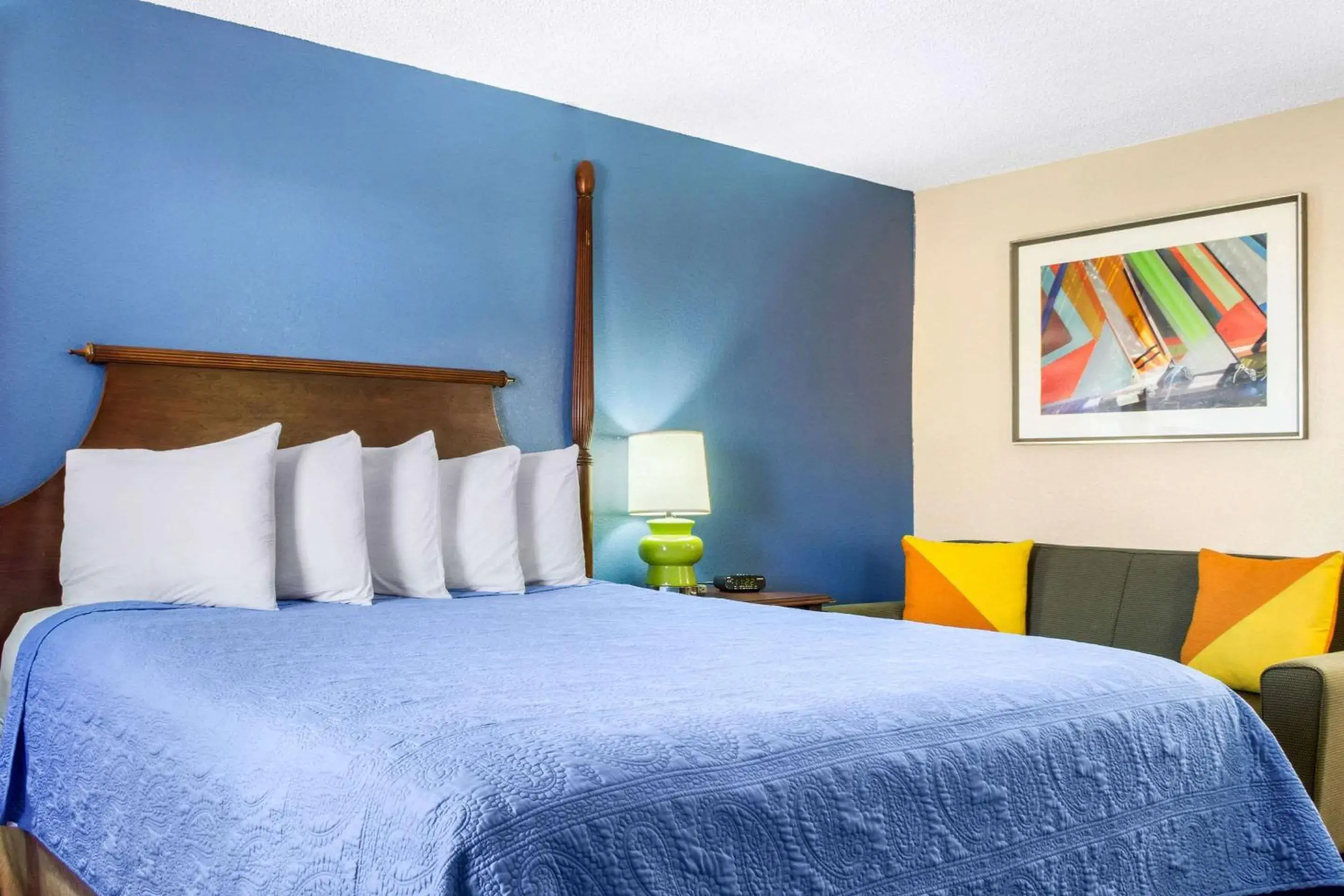 Standard King Room - Non-Smoking in Rodeway Inn near Ft Huachuca Standard King Room - Non-Smoking in Rodeway Inn near Ft Huachuca