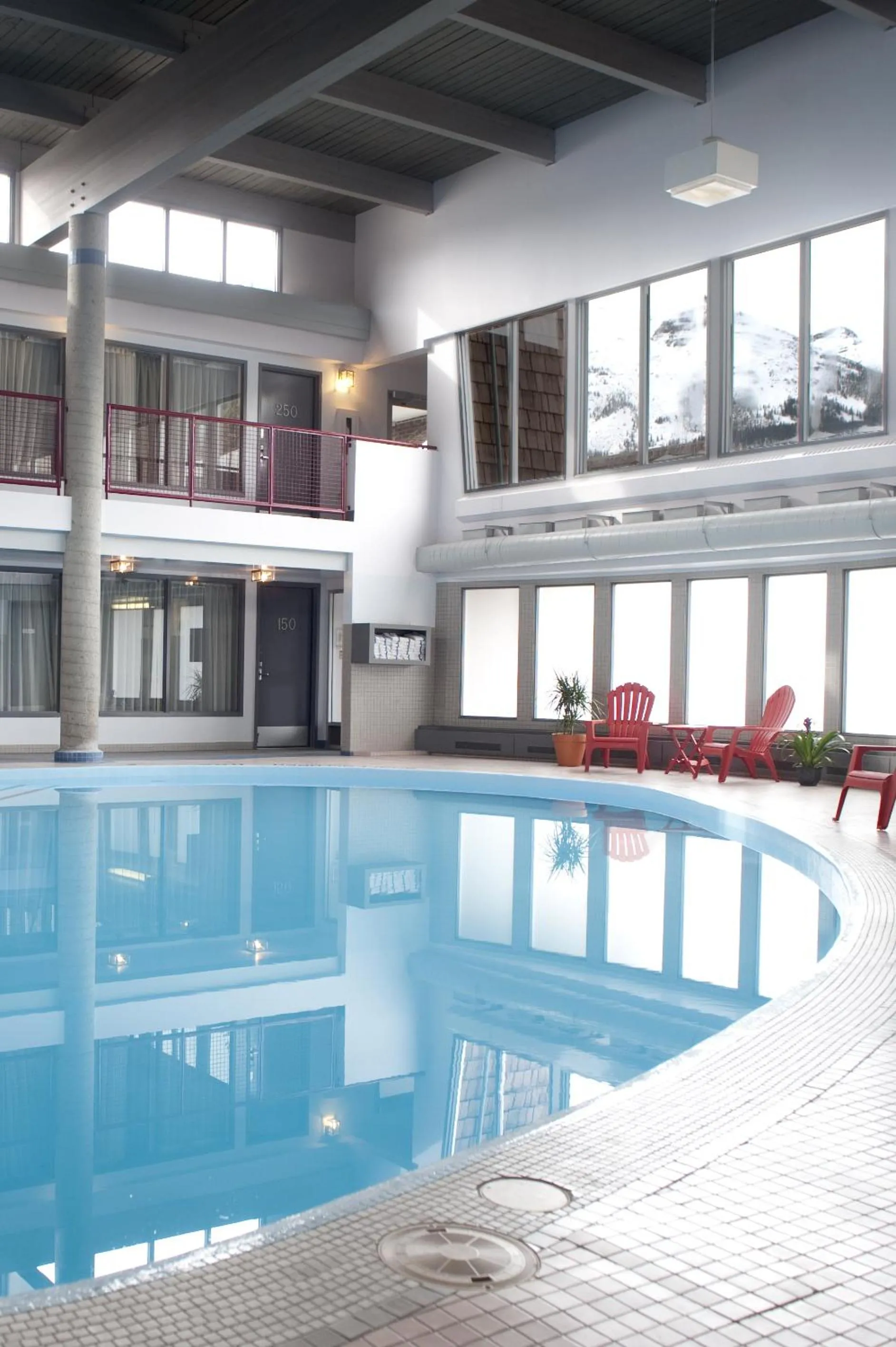 Swimming pool in Maligne Lodge