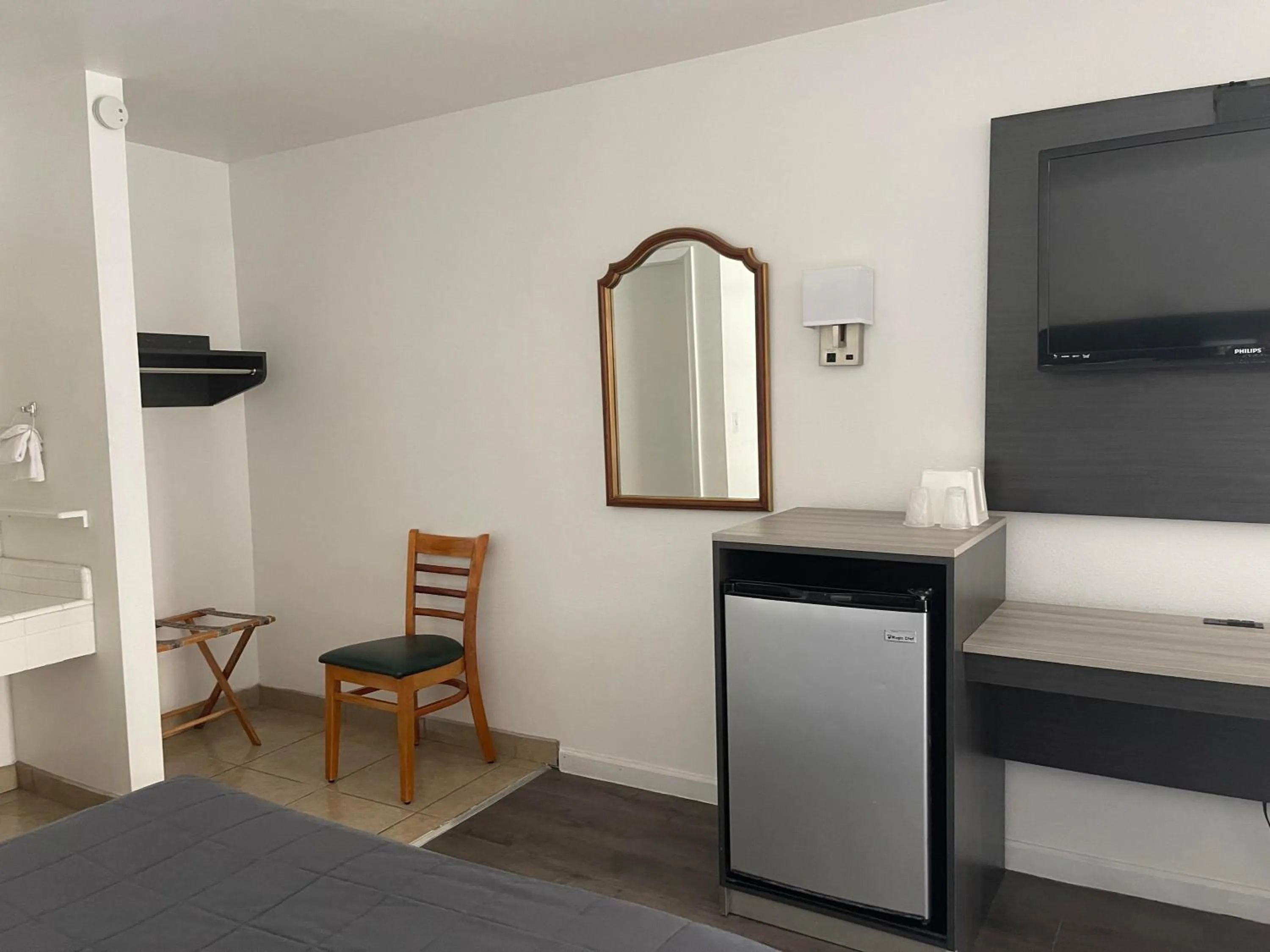 Bed in Windsor Inn Lake Havasu City