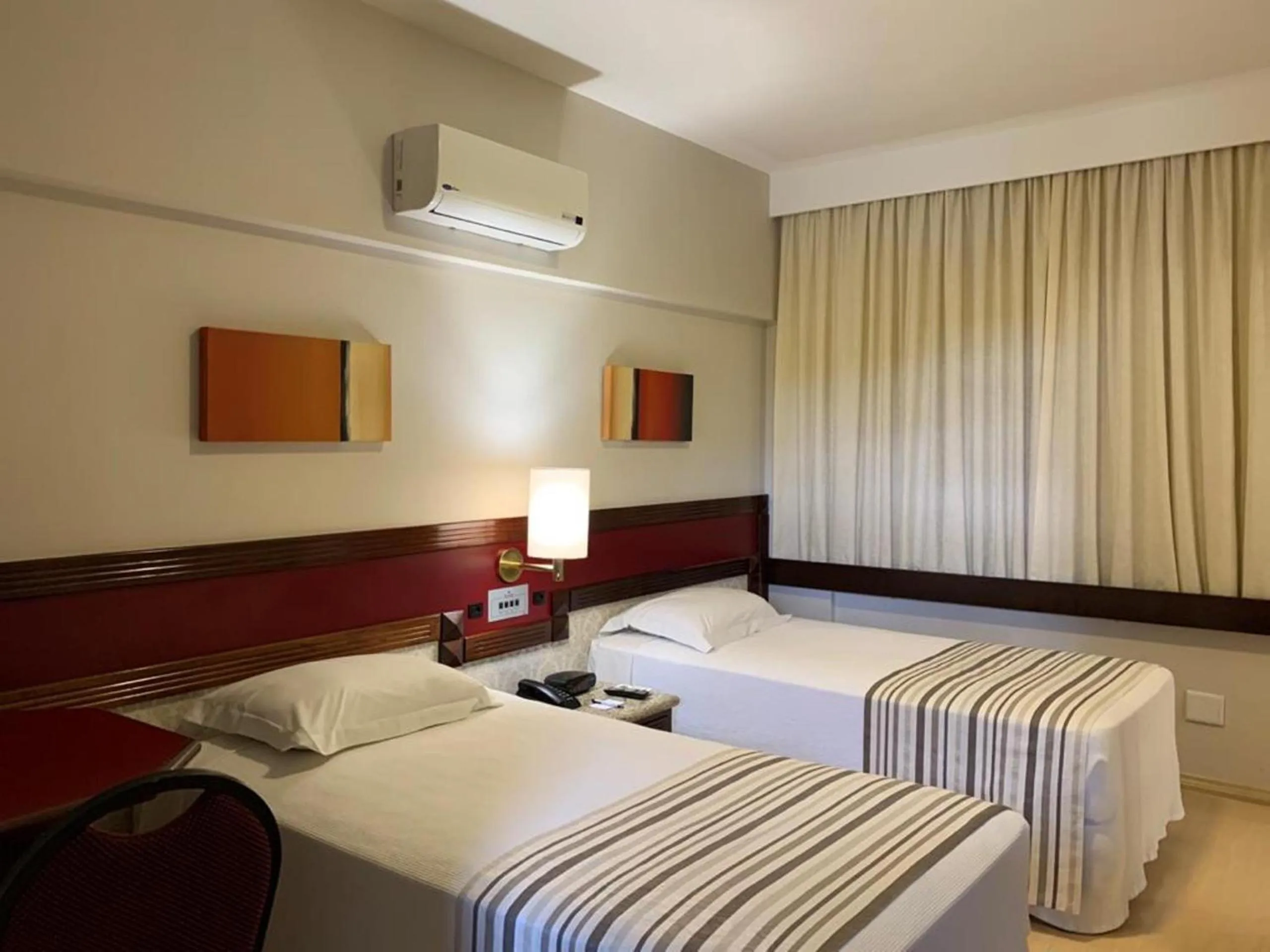 Bedroom, Bed in Bourbon Londrina Hotel