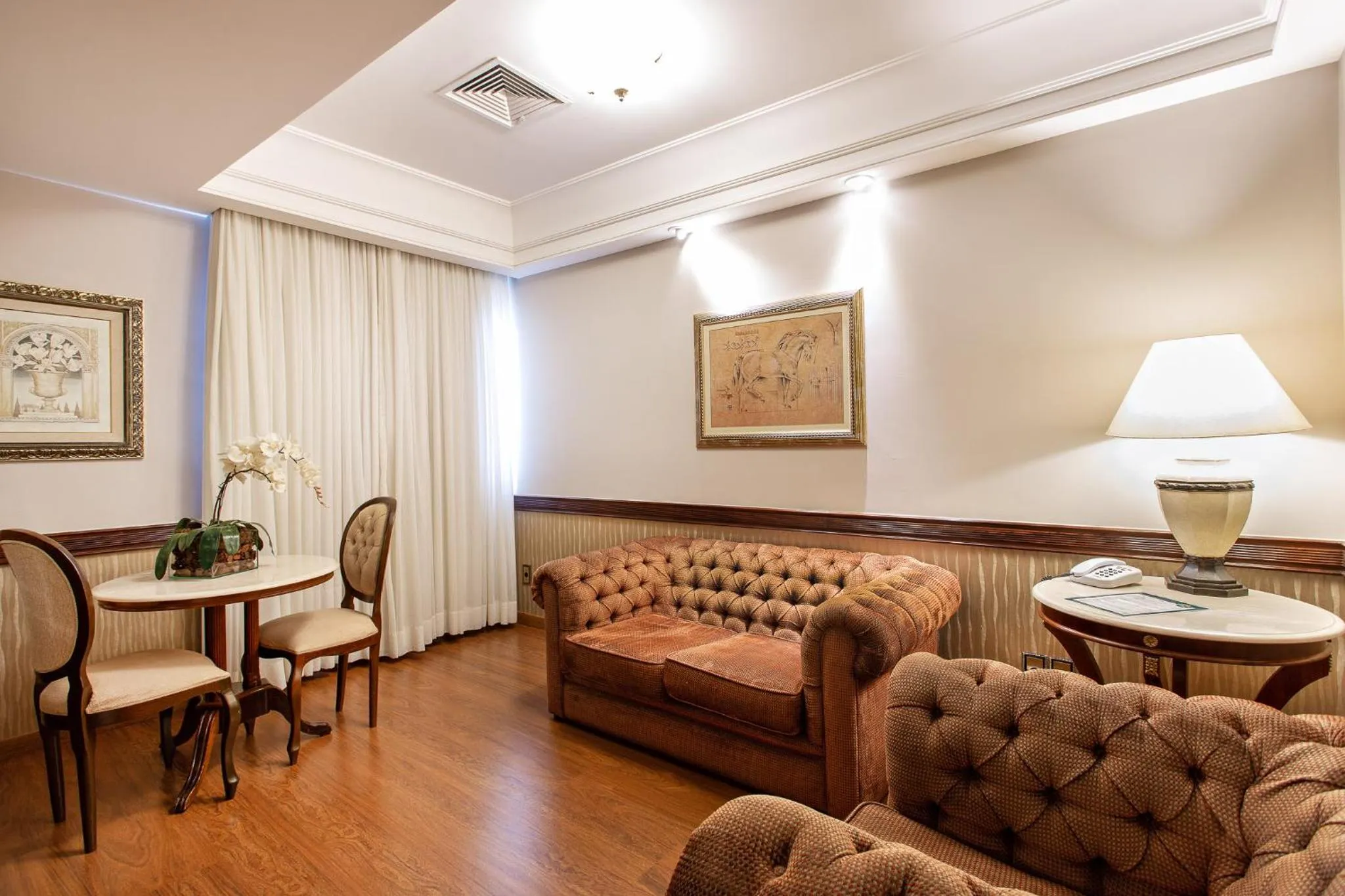 Living room in Bourbon Londrina Hotel