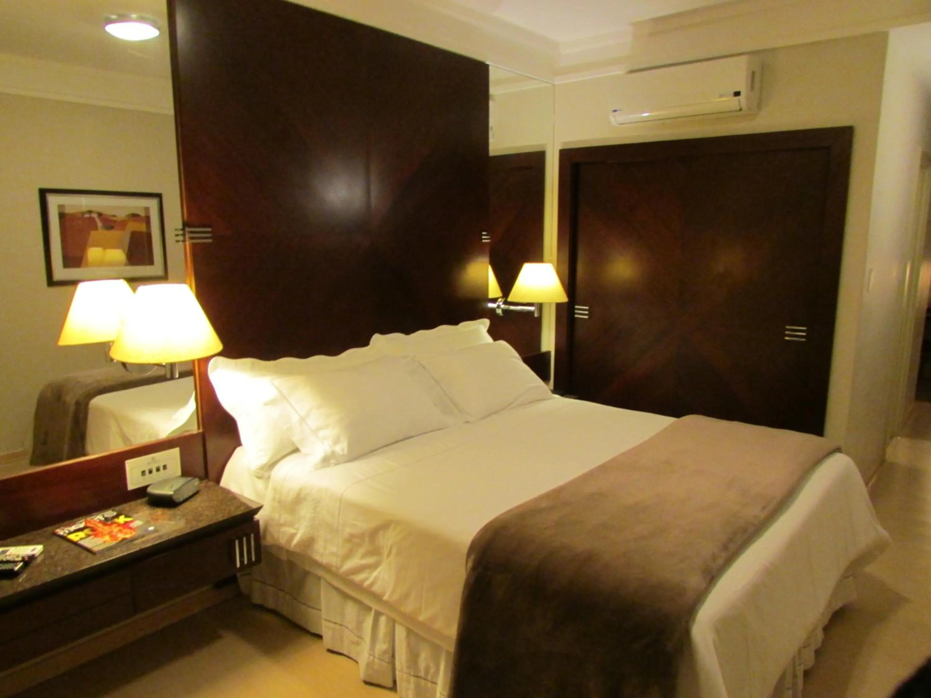 Bedroom, Bed in Bourbon Londrina Hotel