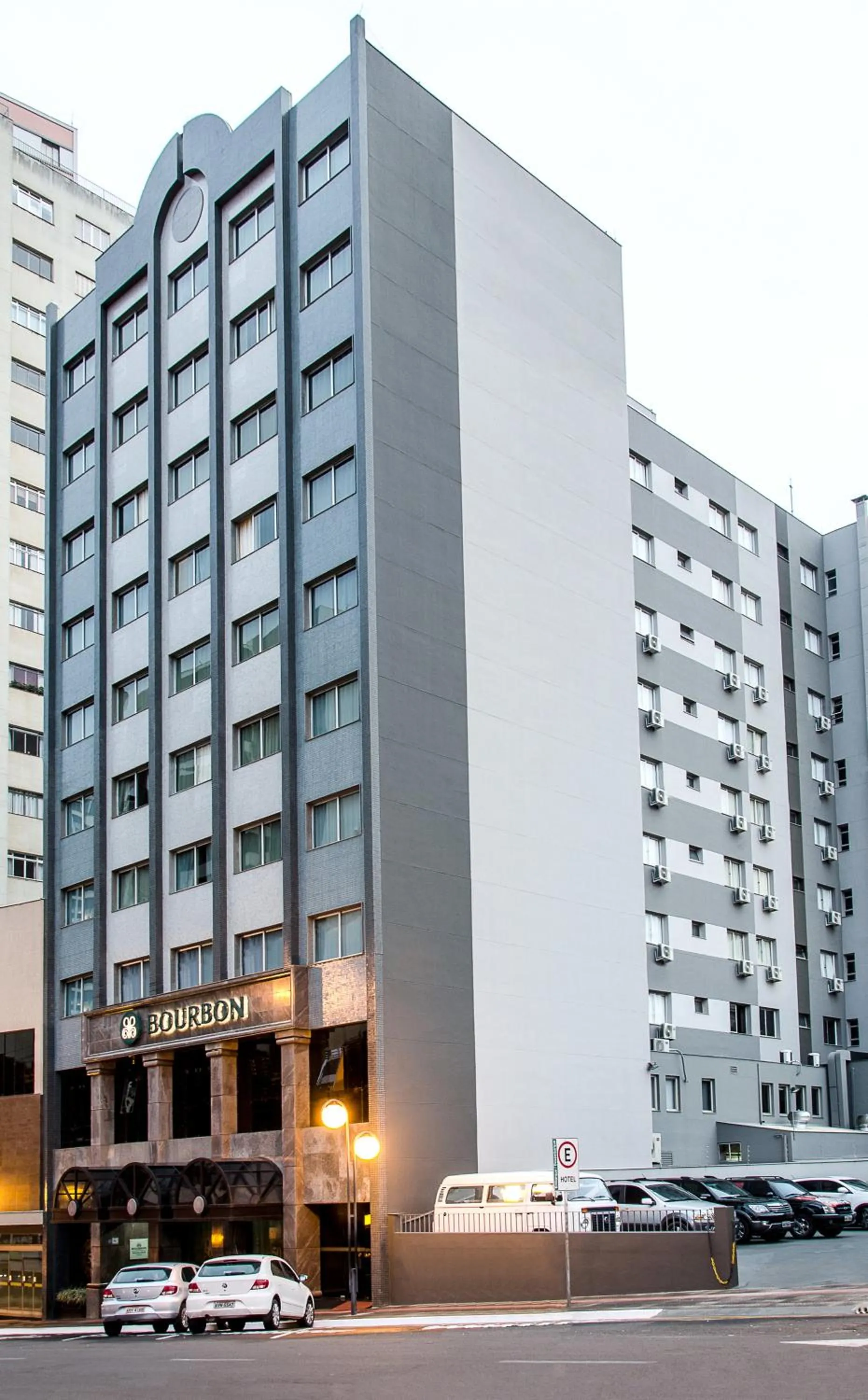 Facade/entrance in Bourbon Londrina Hotel