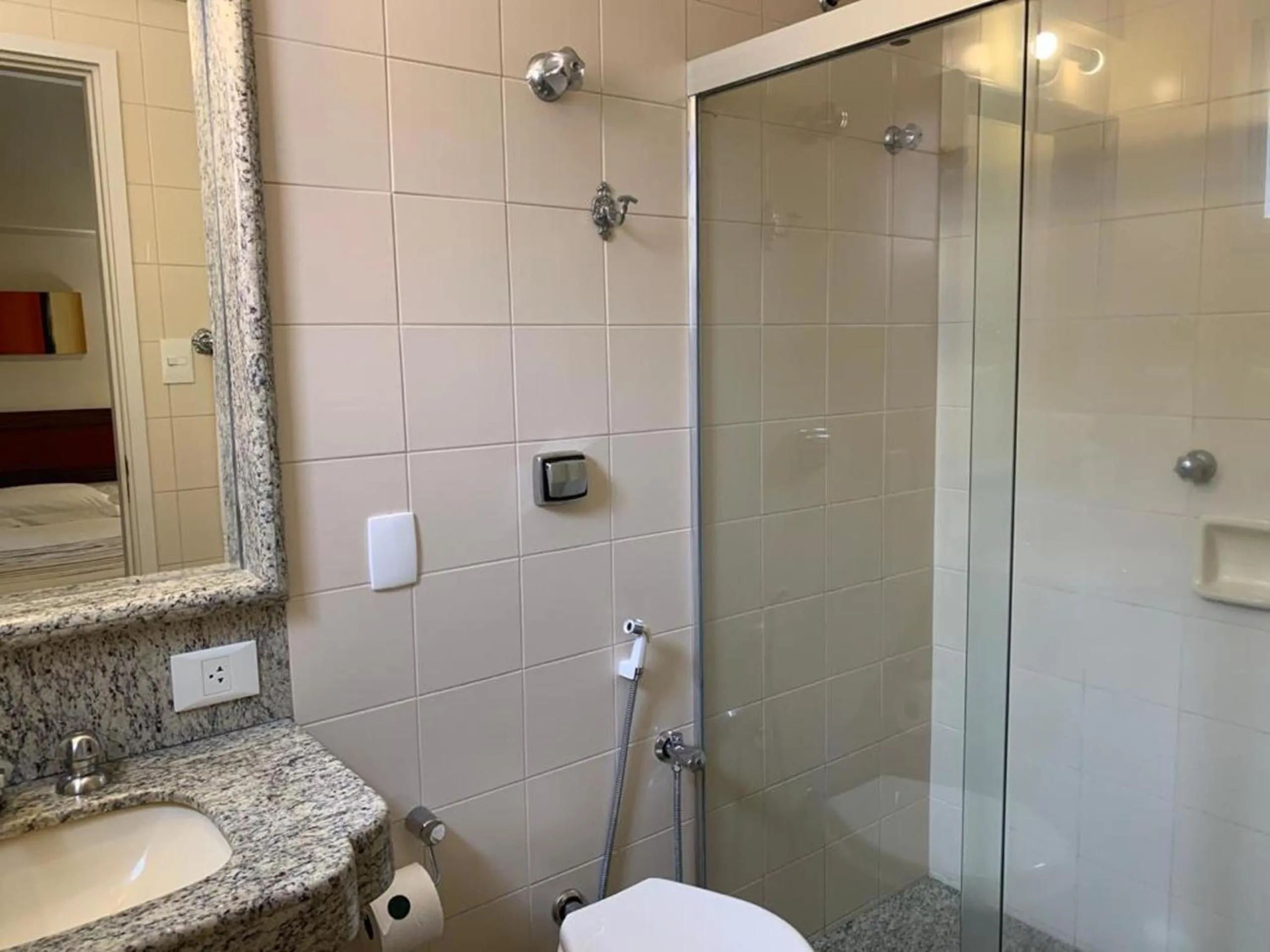 Bathroom in Bourbon Londrina Hotel