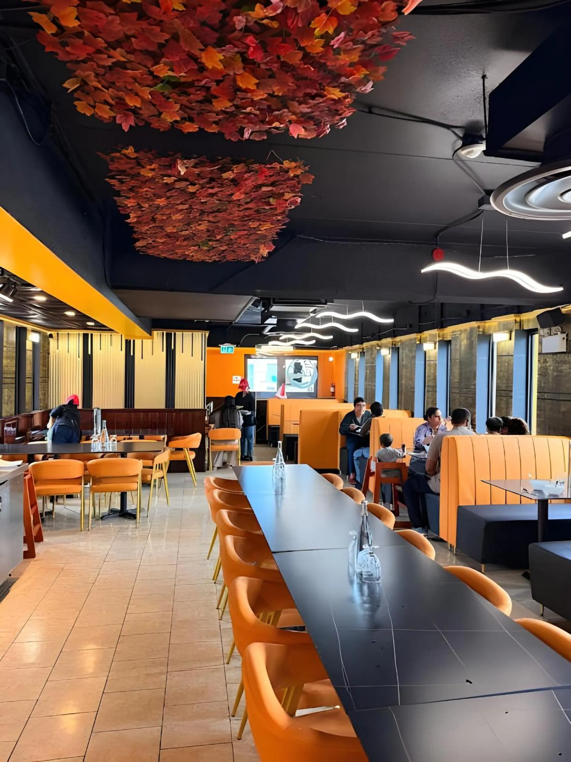 Restaurant/places to eat in Empress Inn and Suites by the Falls