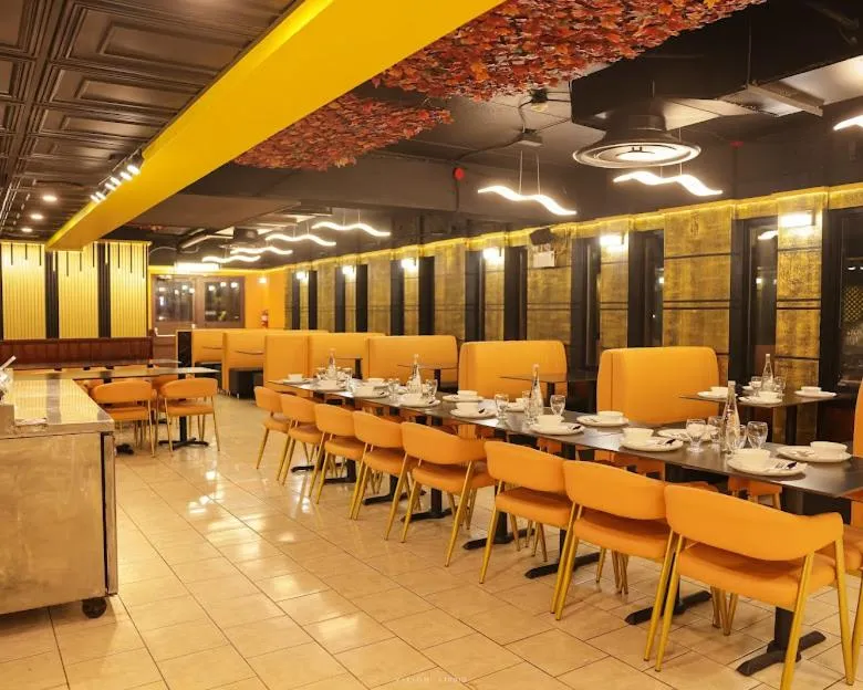 Restaurant/places to eat in Empress Inn and Suites by the Falls