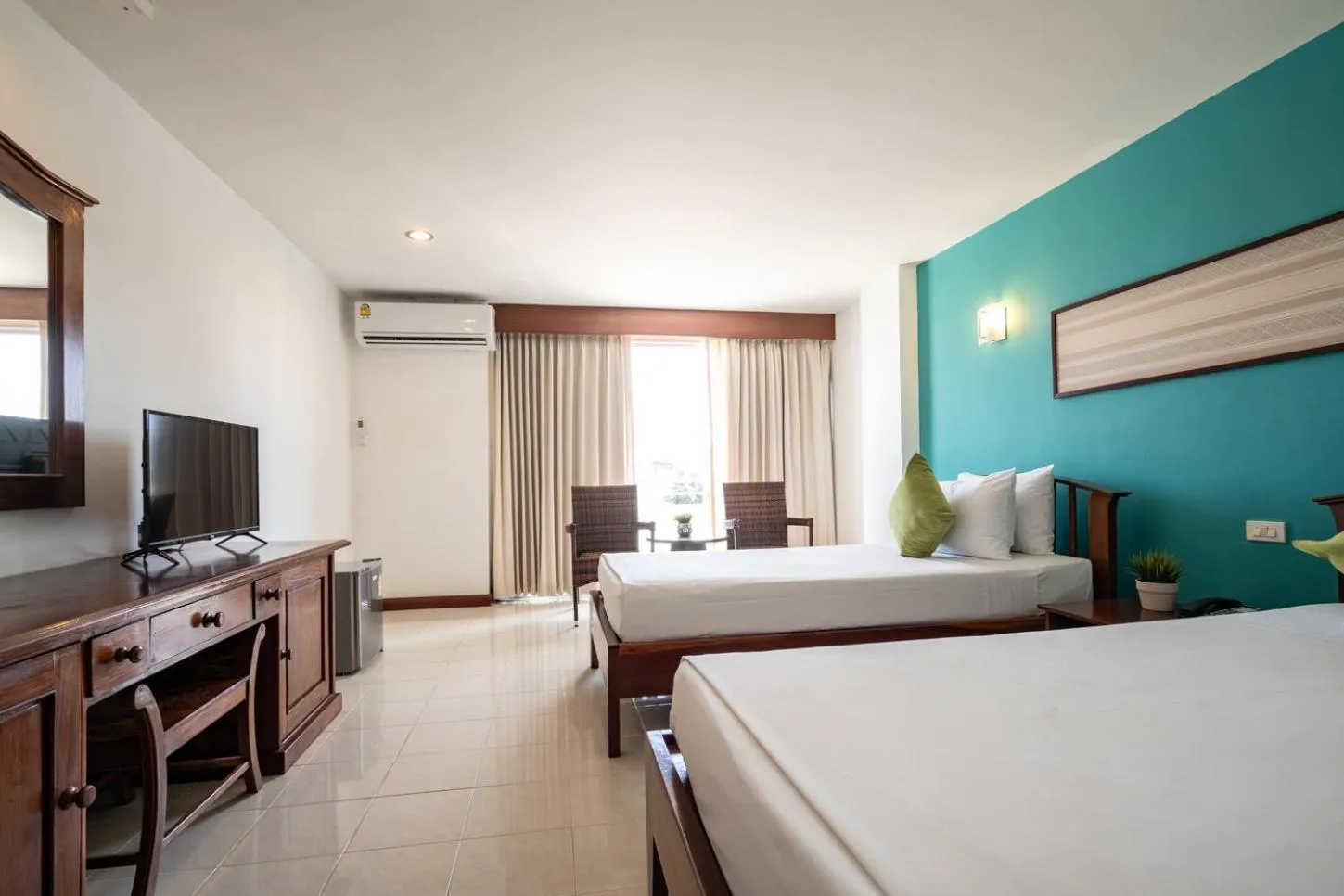 Photo of the whole room, Bed in JP Villa Pattaya