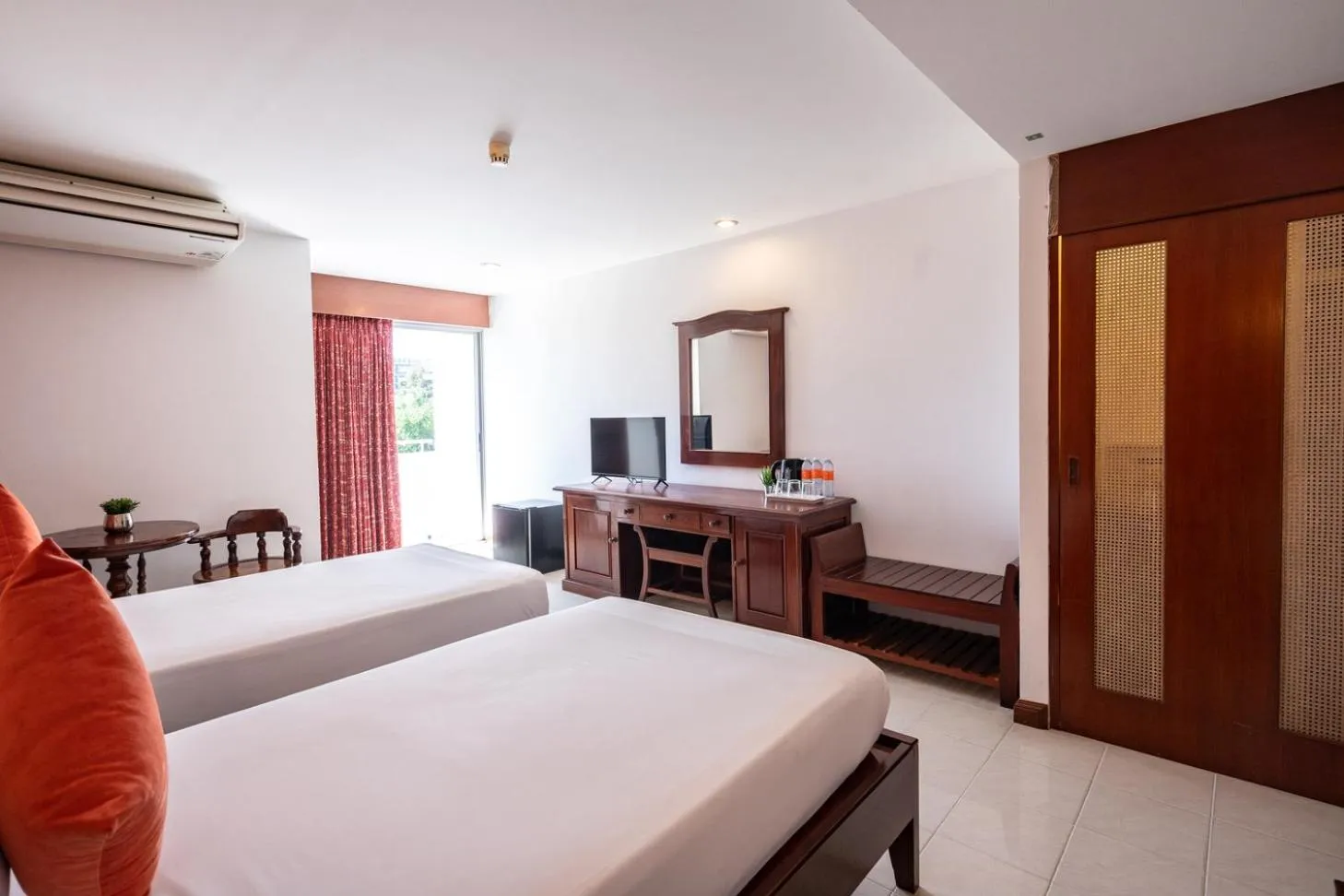 TV and multimedia, Bed in JP Villa Pattaya