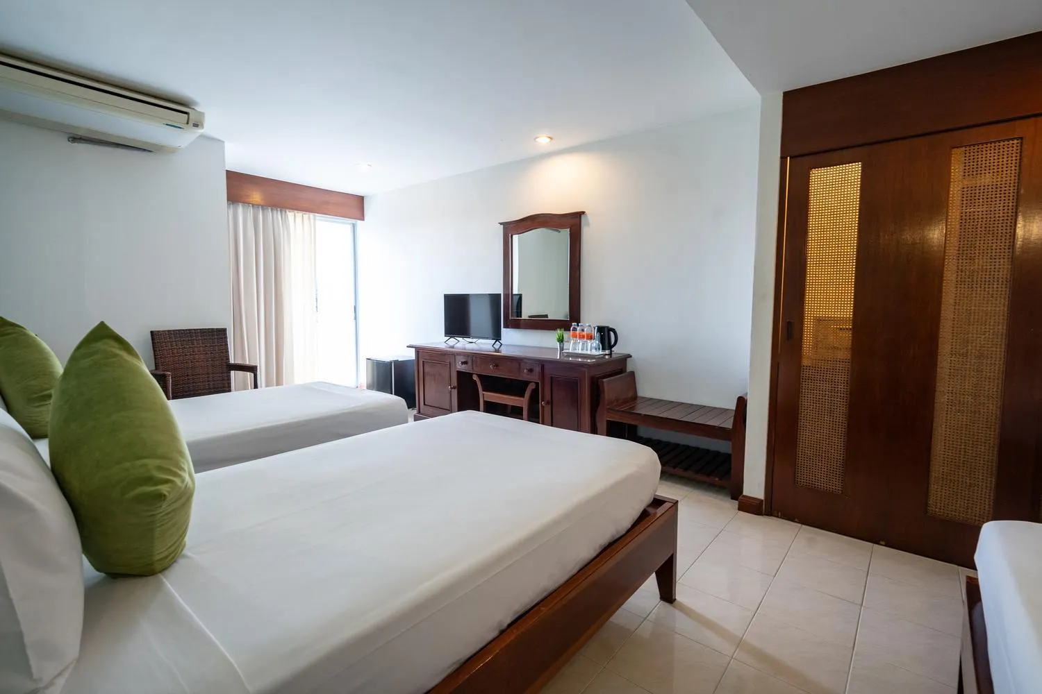 TV and multimedia, Bed in JP Villa Pattaya