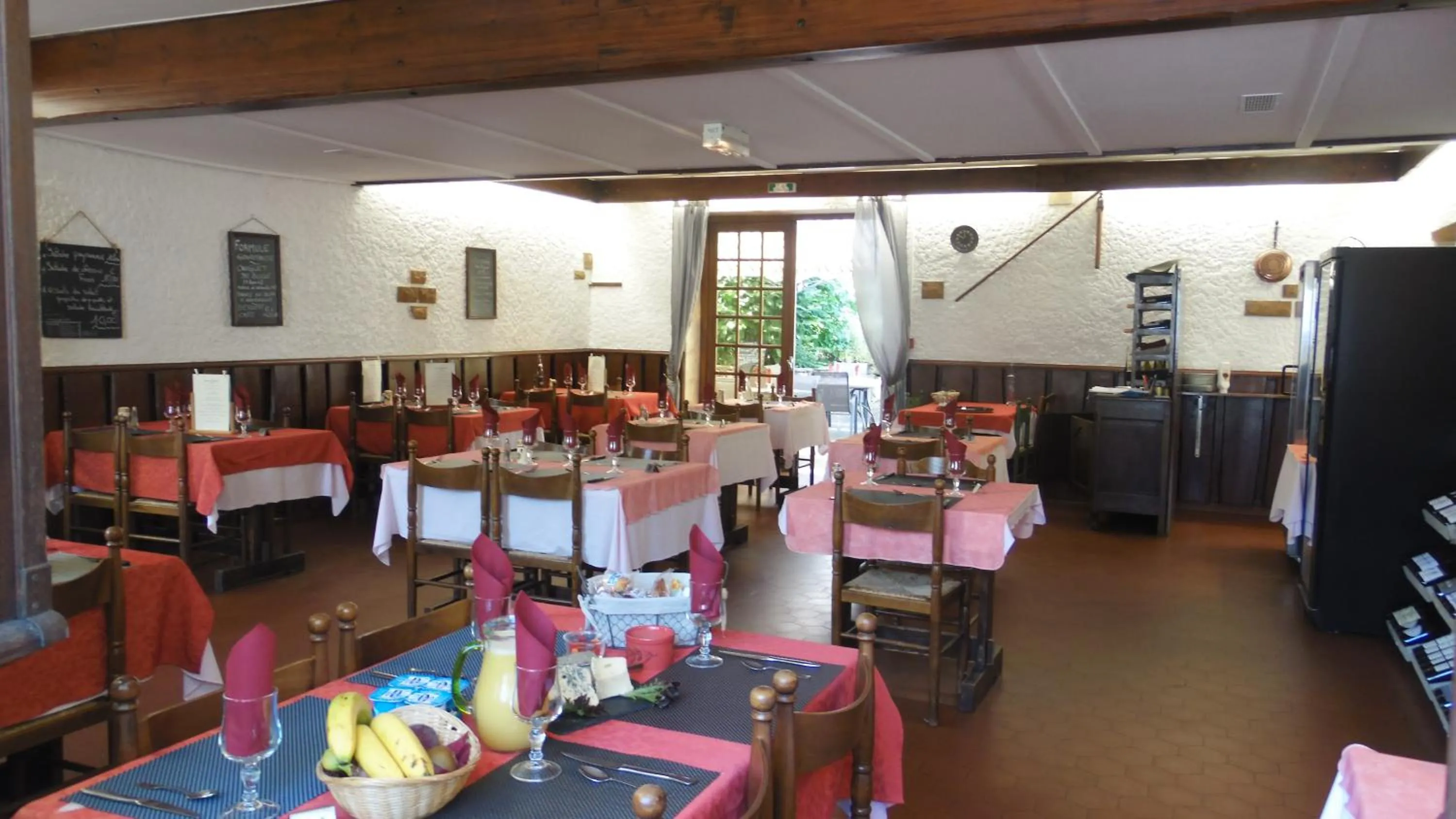 Restaurant/places to eat in La Vieille Ferme