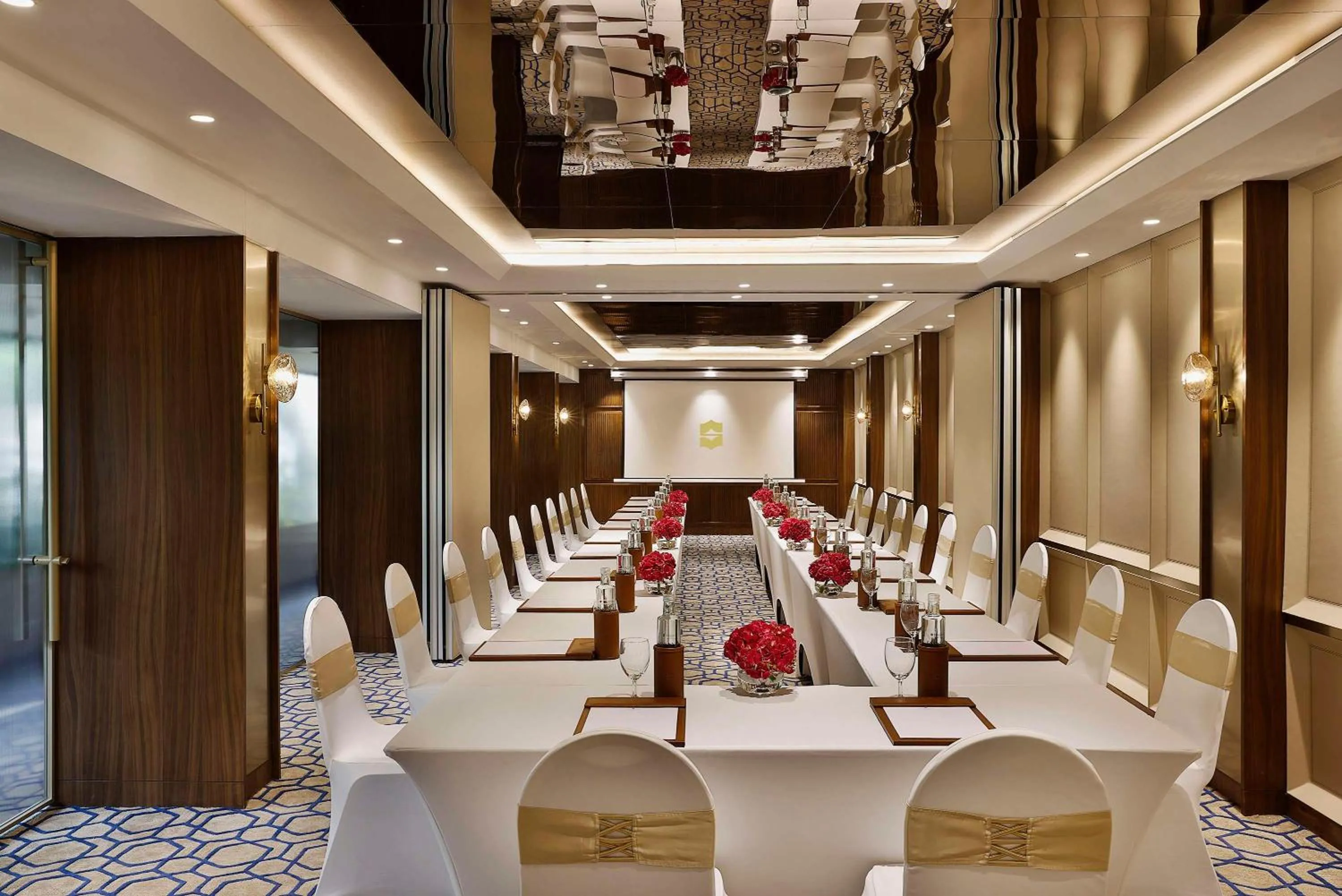 Meeting/conference room in Shangri-La Eros New Delhi