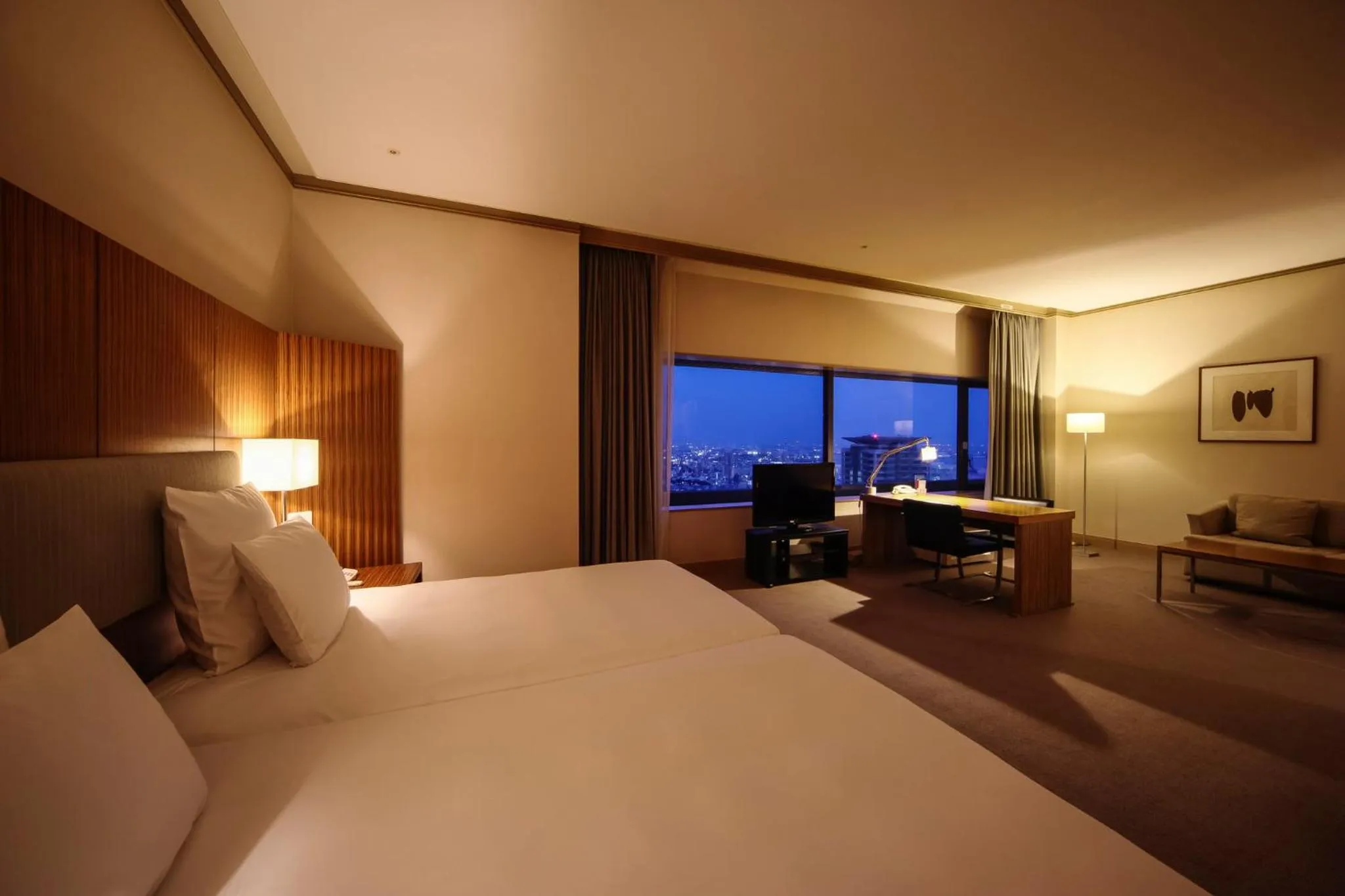 Photo of the whole room, Bed in ANA Crowne Plaza Kobe by IHG