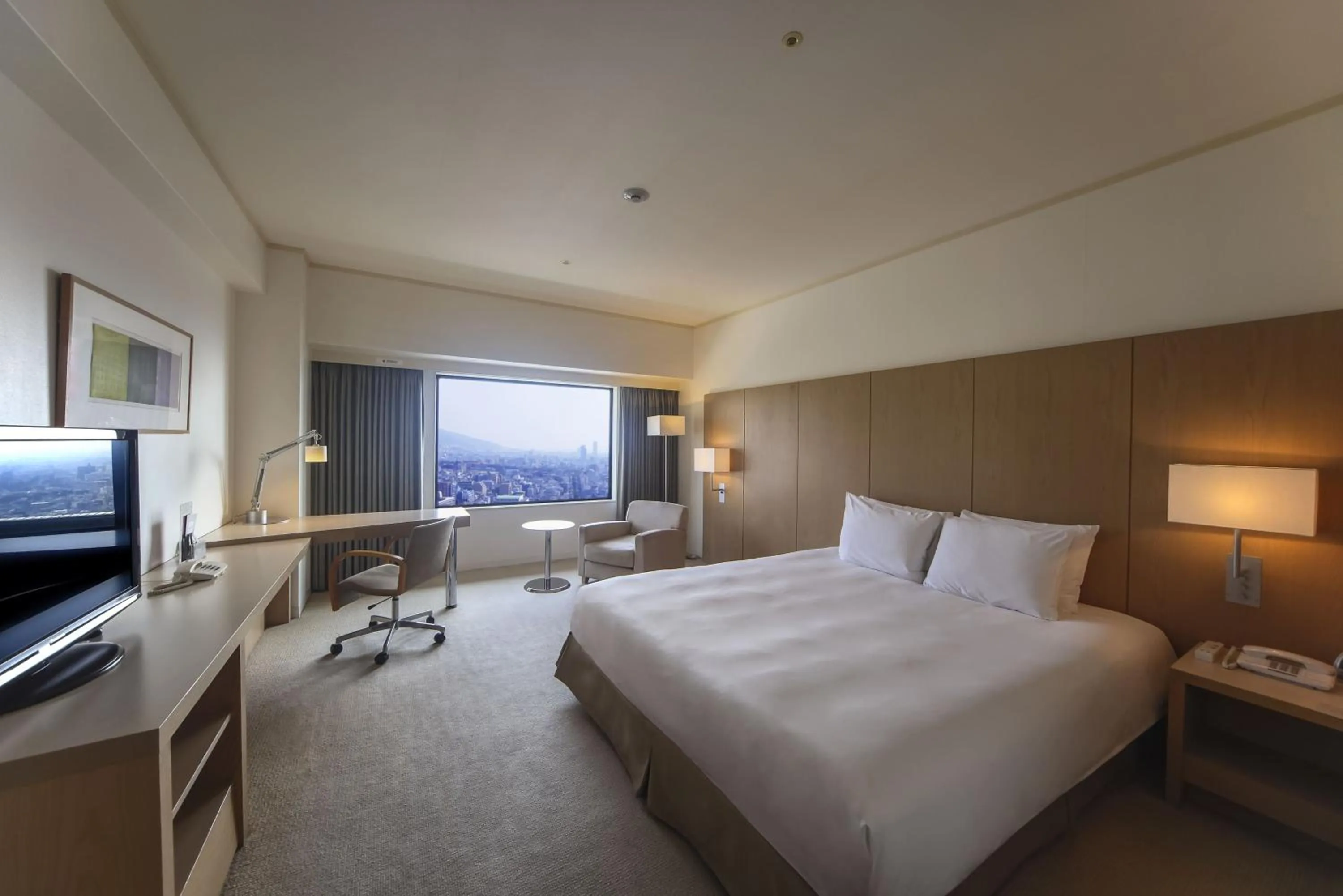 Photo of the whole room, Bed in ANA Crowne Plaza Kobe by IHG
