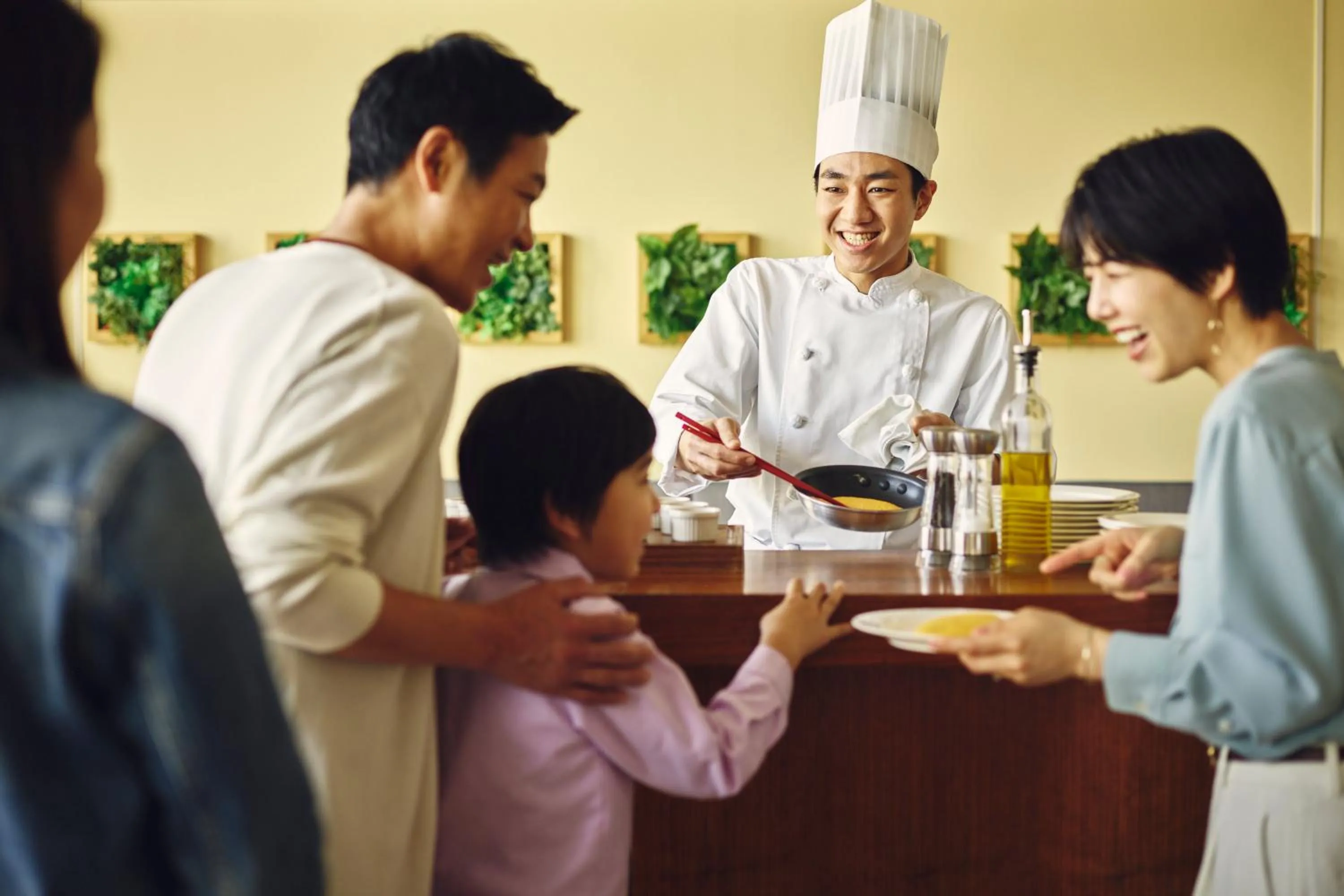 Restaurant/places to eat in ANA Crowne Plaza Kobe by IHG