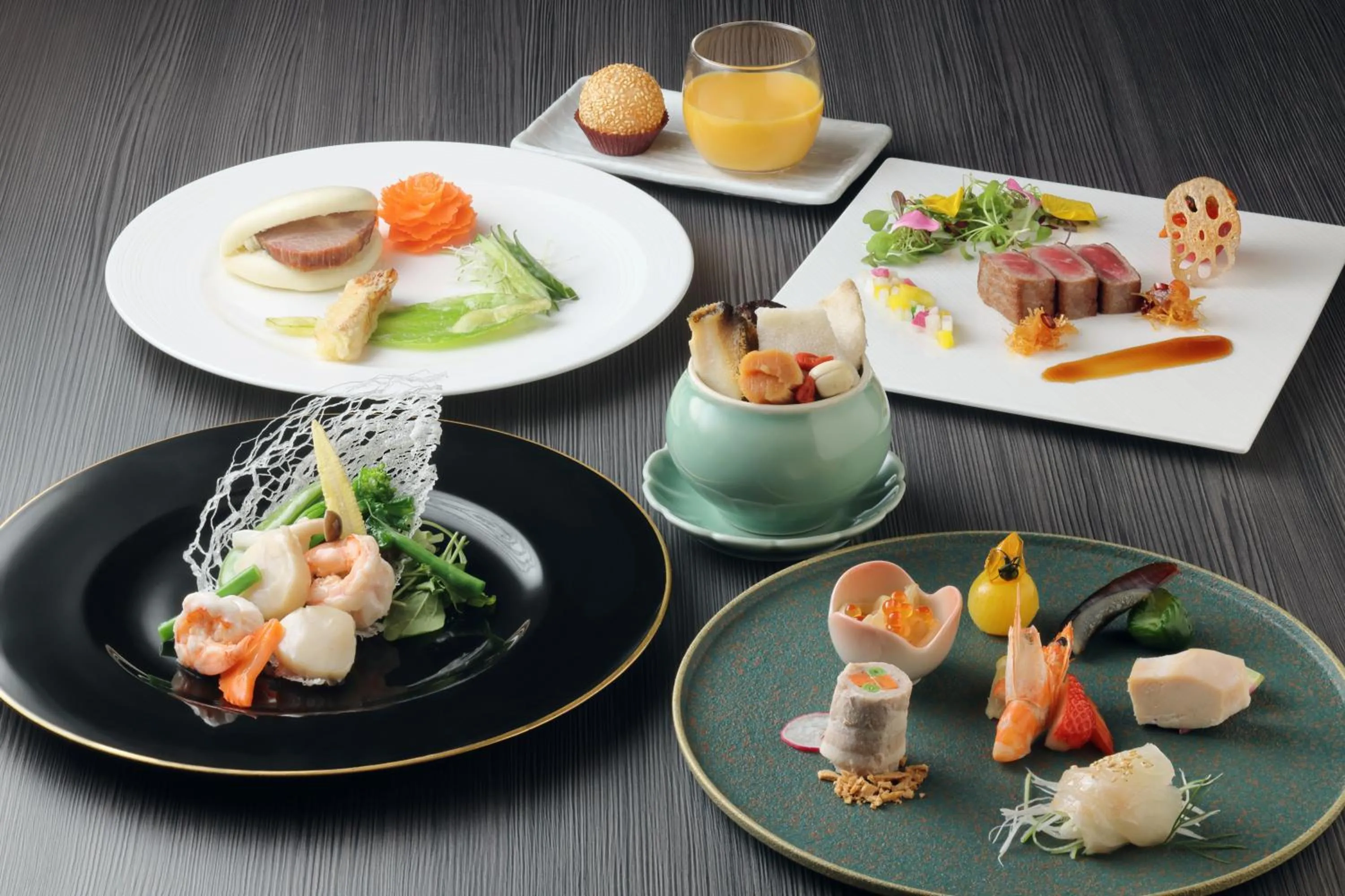 Restaurant/places to eat in ANA Crowne Plaza Kobe by IHG