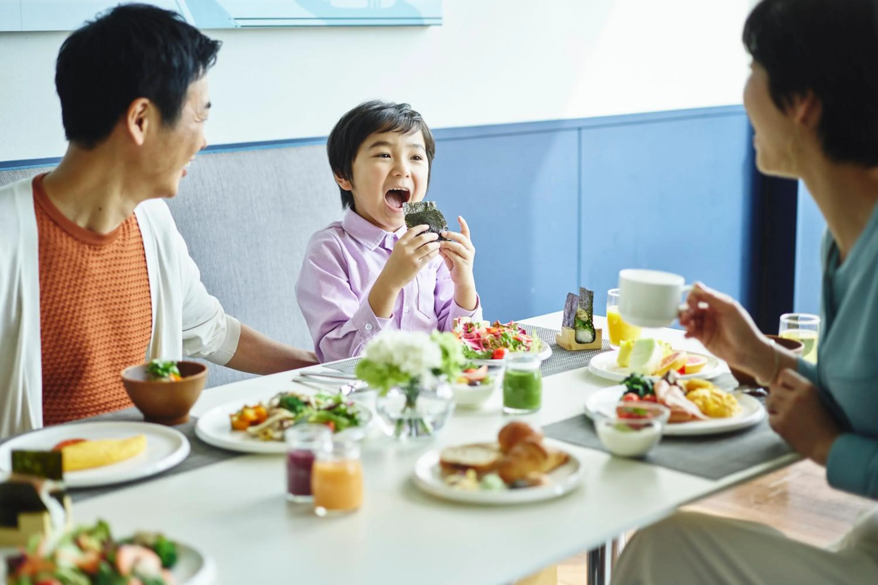 Restaurant/places to eat in ANA Crowne Plaza Kobe by IHG