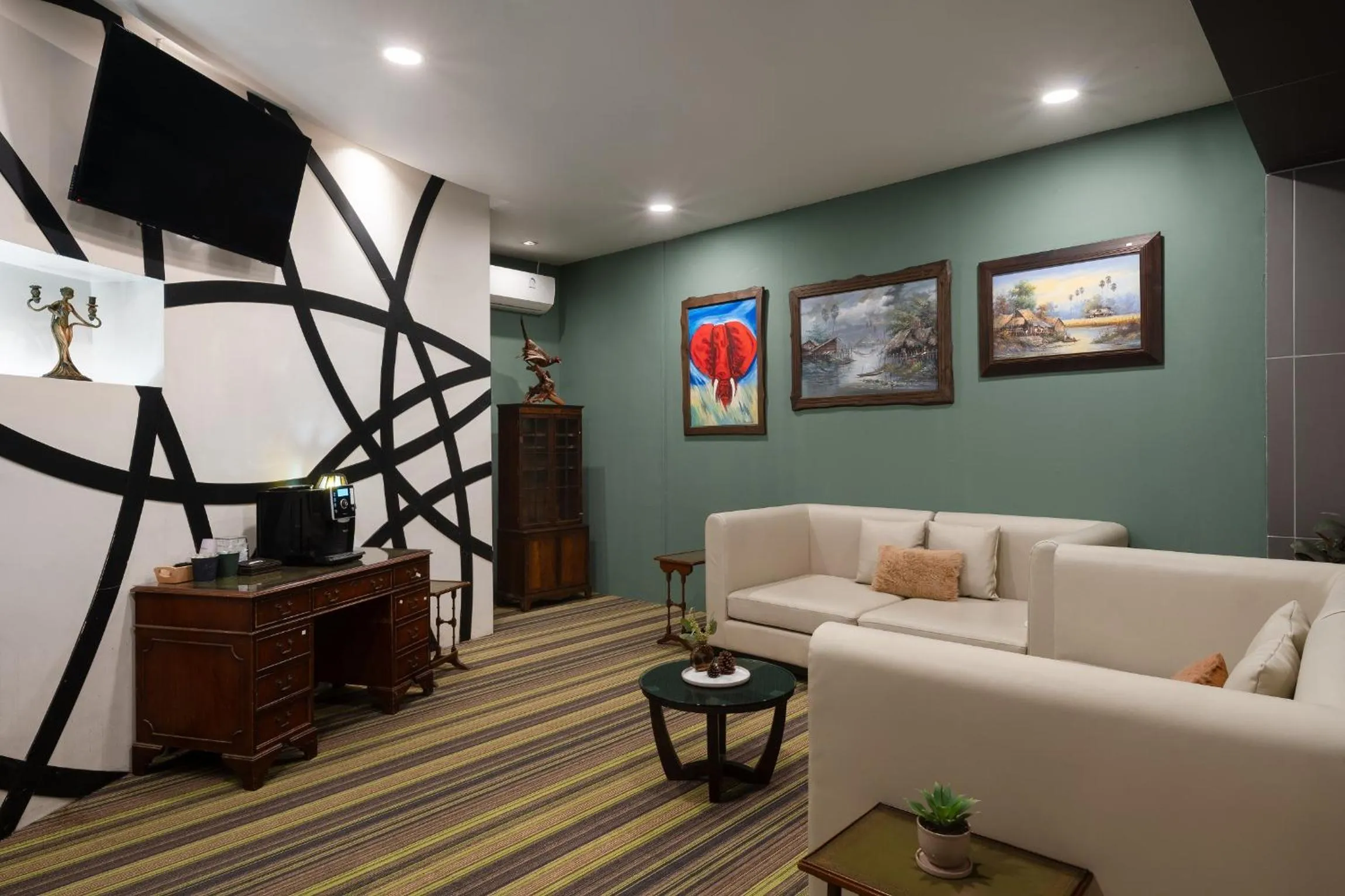 Living room in The Legacy Hotel Nana Sukhumvit, Aspira Collection