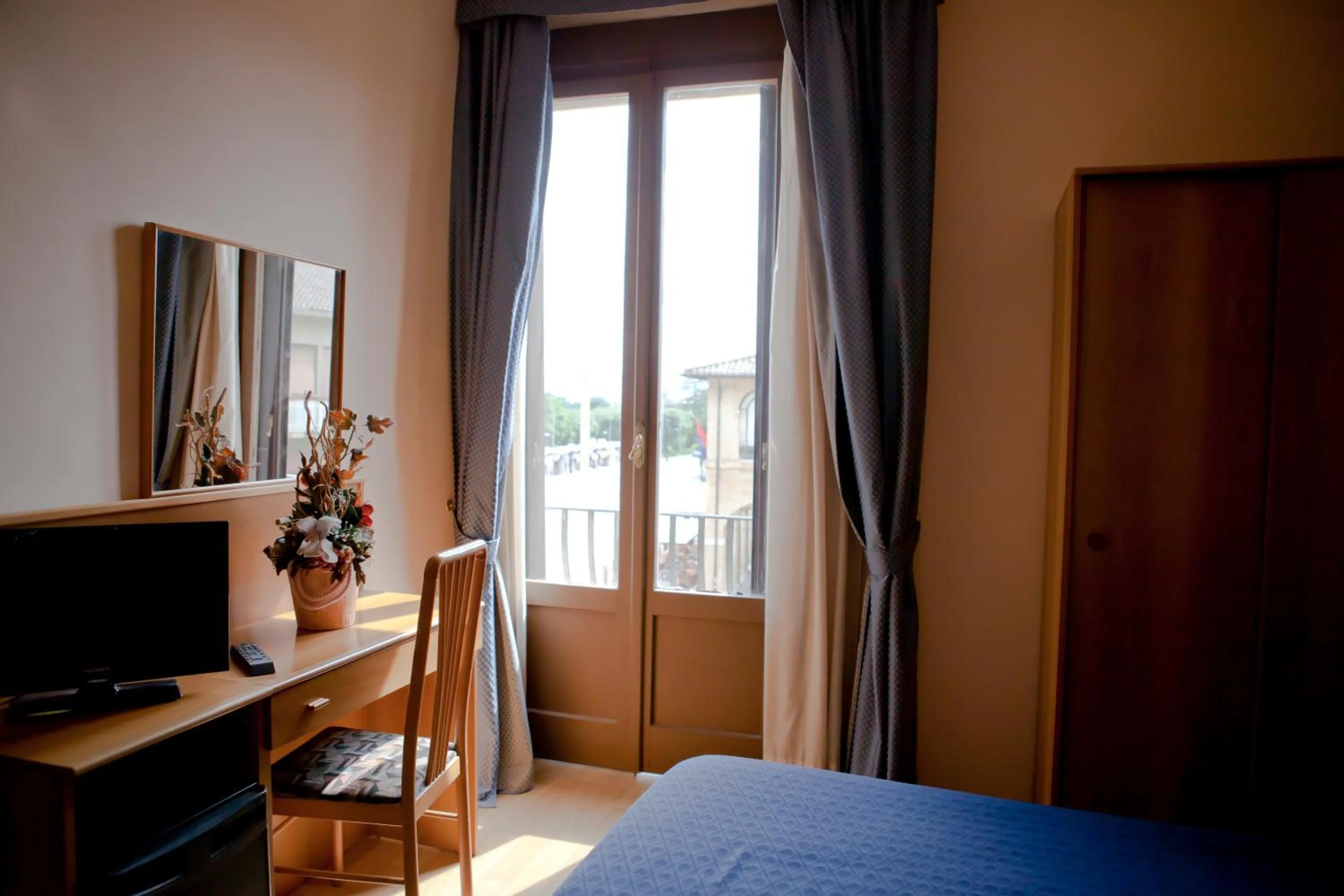 Bedroom, Bed in Hotel Porziuncola