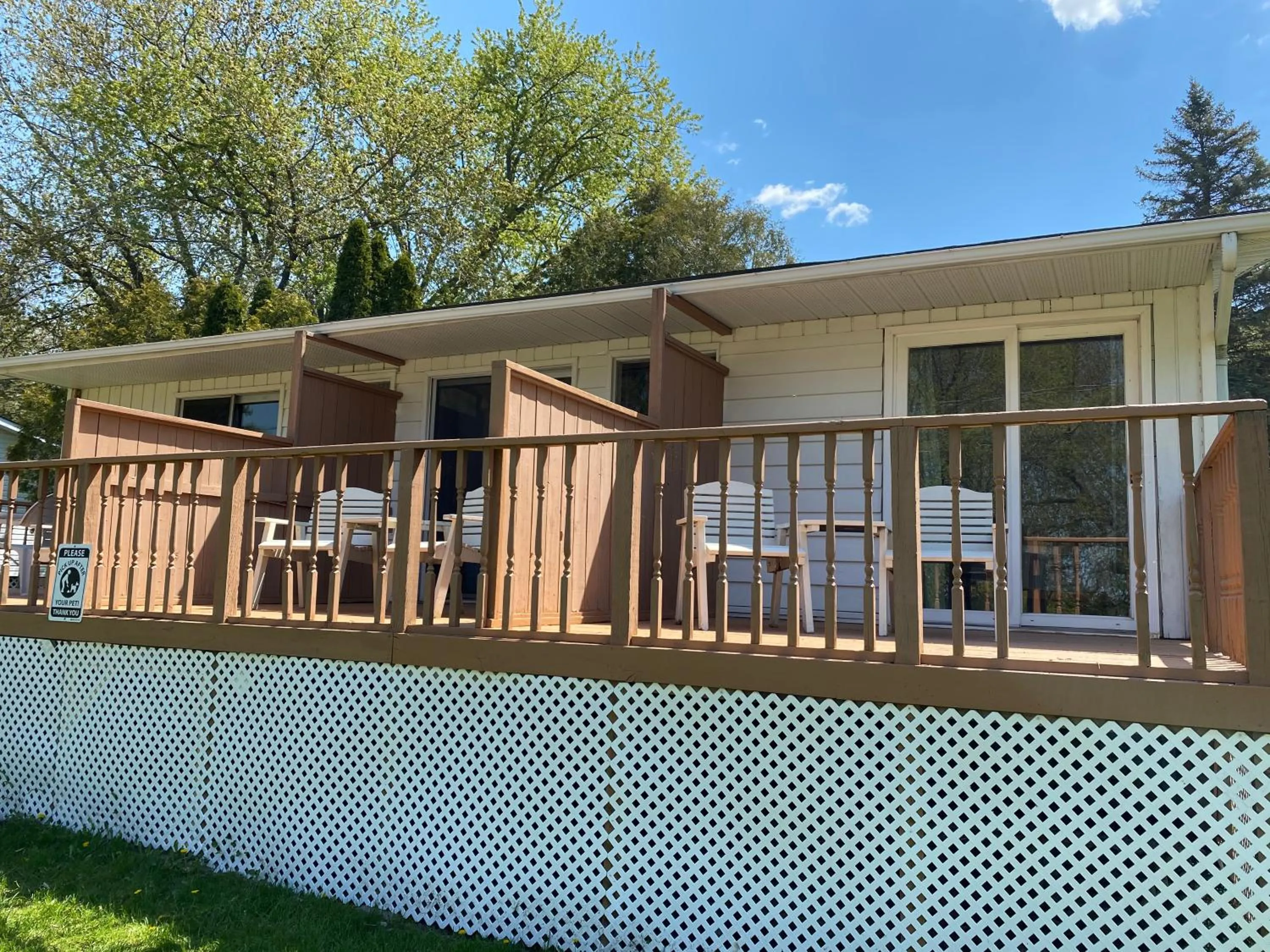 Property building in Merland Park Cottages and Motel