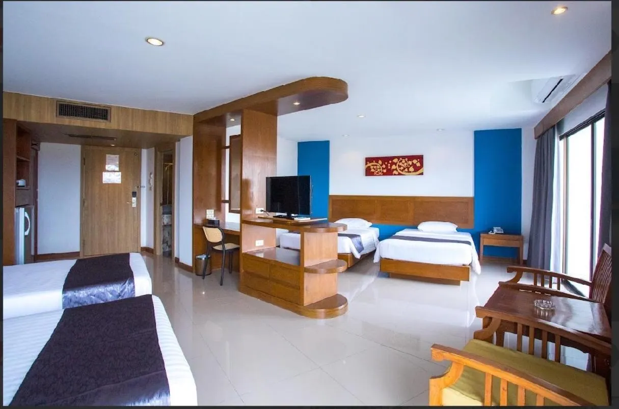 Bed in Royal Palace Hotel