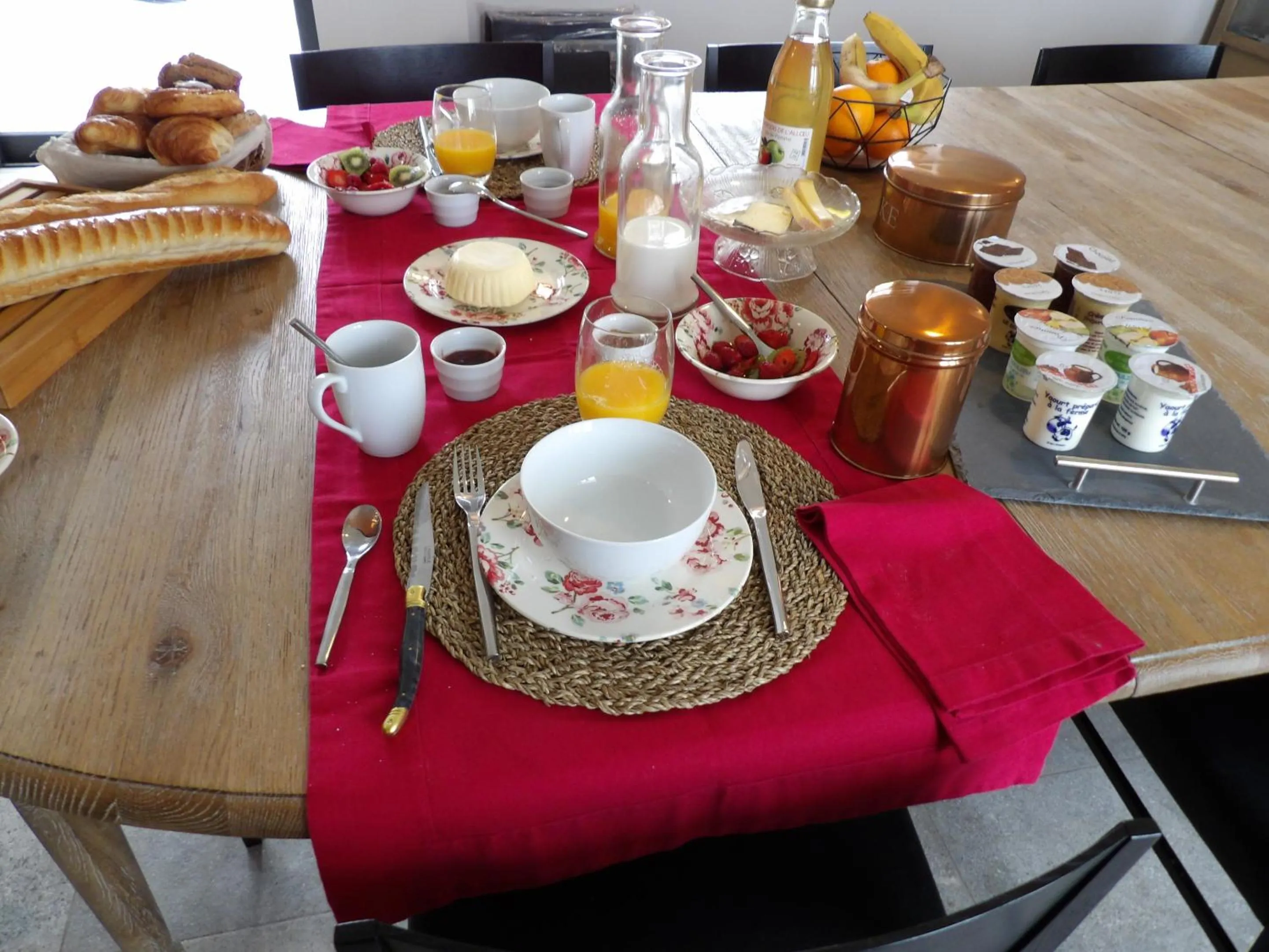 Food and drinks in Aux Herbes Hautes