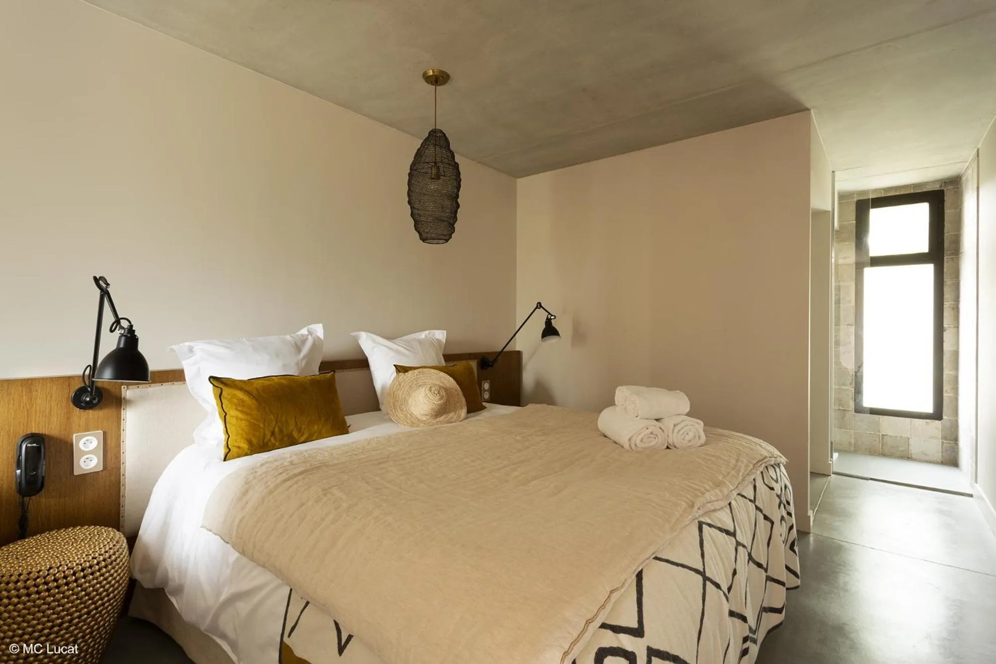 Photo of the whole room, Bed in Le 19-21 - Un amour d'hotel